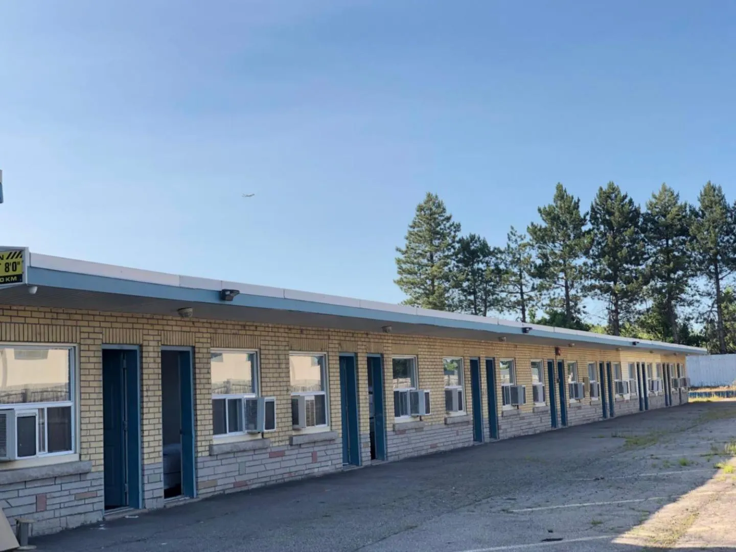 Property building in Niagara Inn