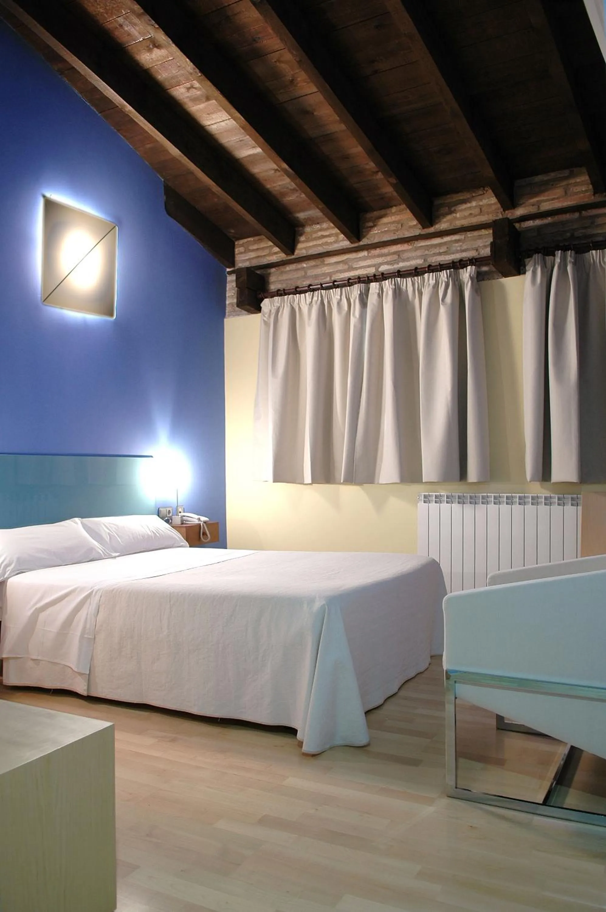 Photo of the whole room, Bed in La Merced de la Concordia