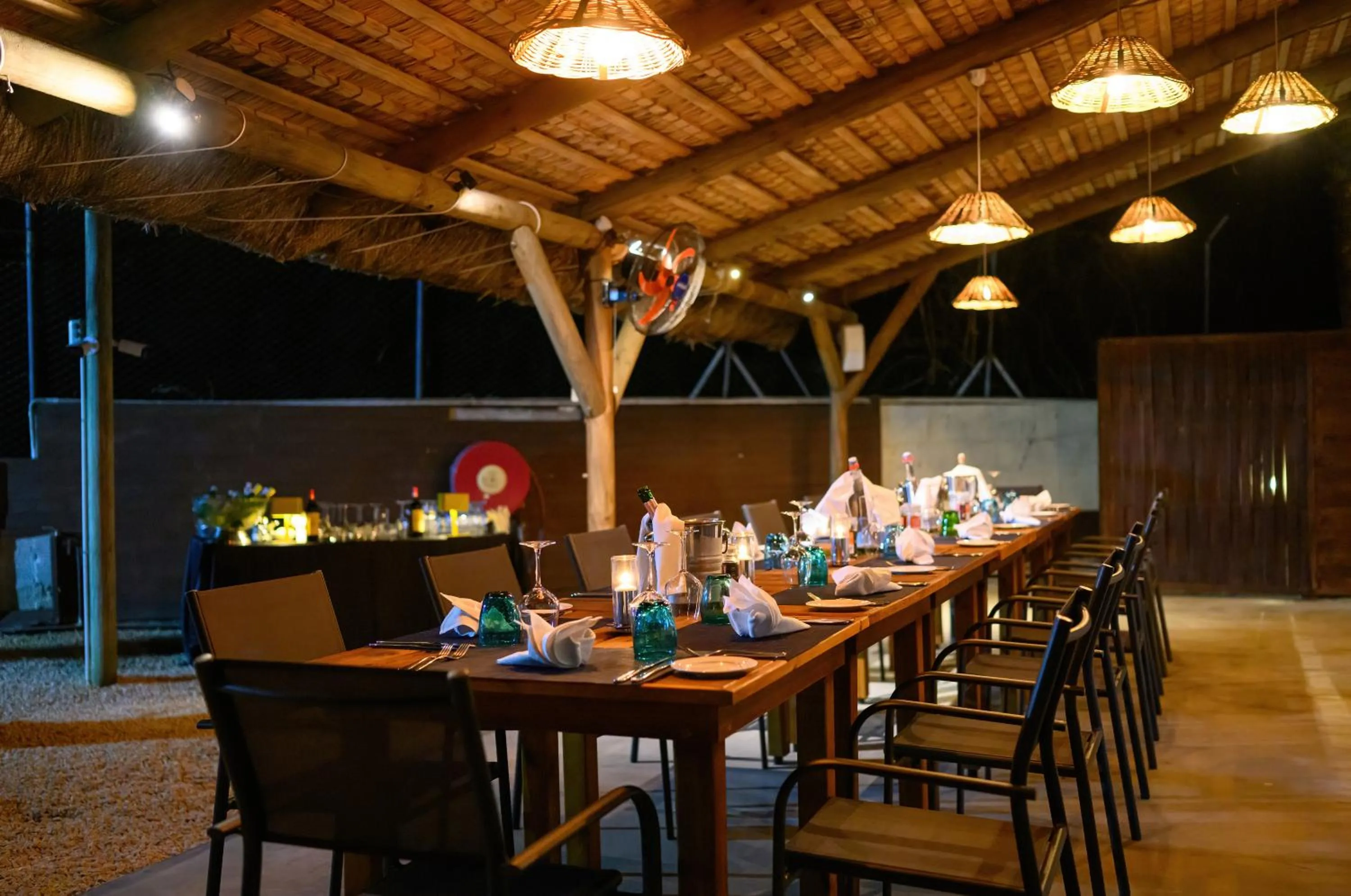 Restaurant/places to eat in Flowers of Paradise