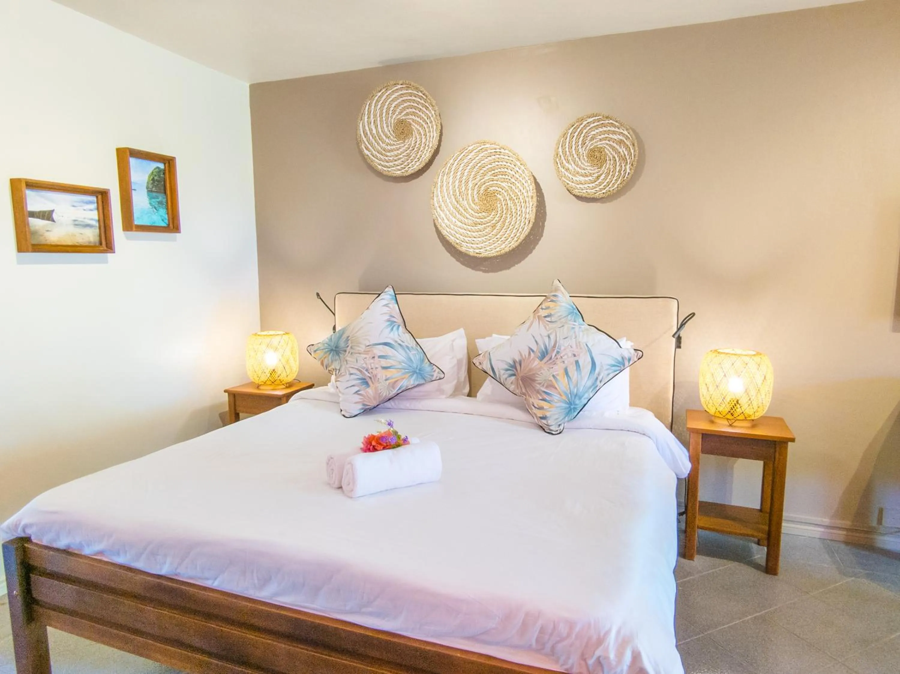 Bedroom in Flowers of Paradise