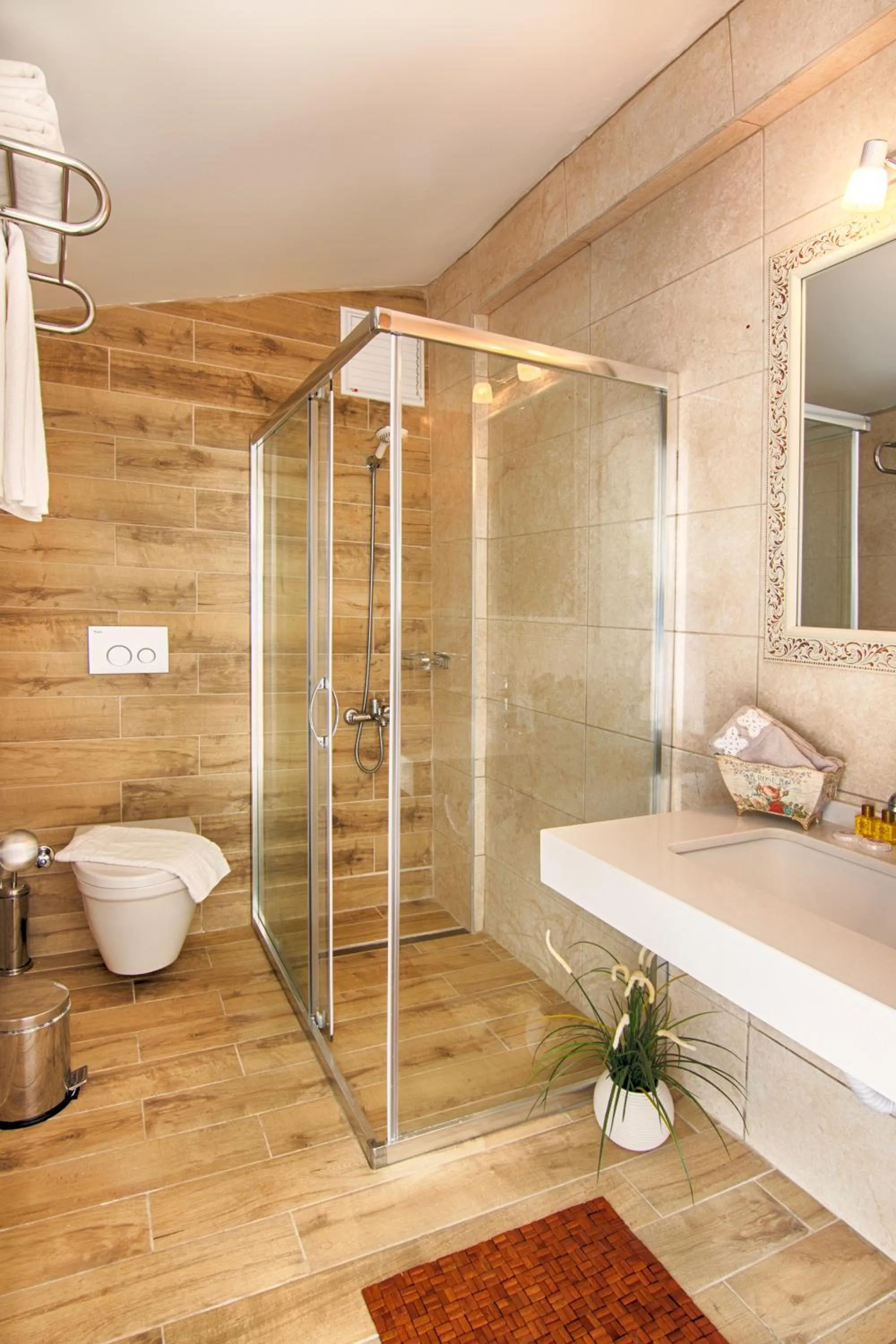 Shower in Romance Beach Hotel