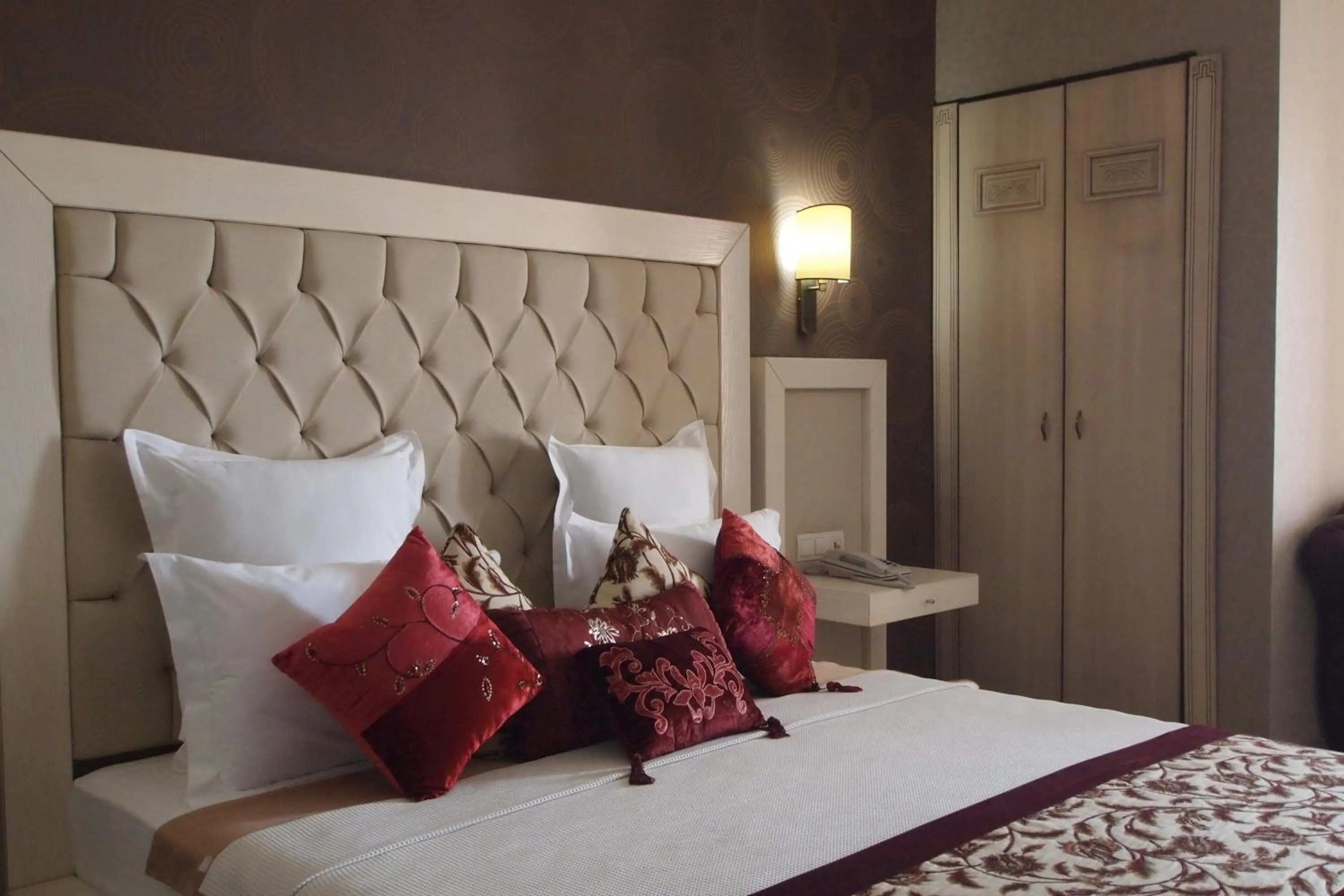 Coffee/tea facilities, Bed in Romance Beach Hotel