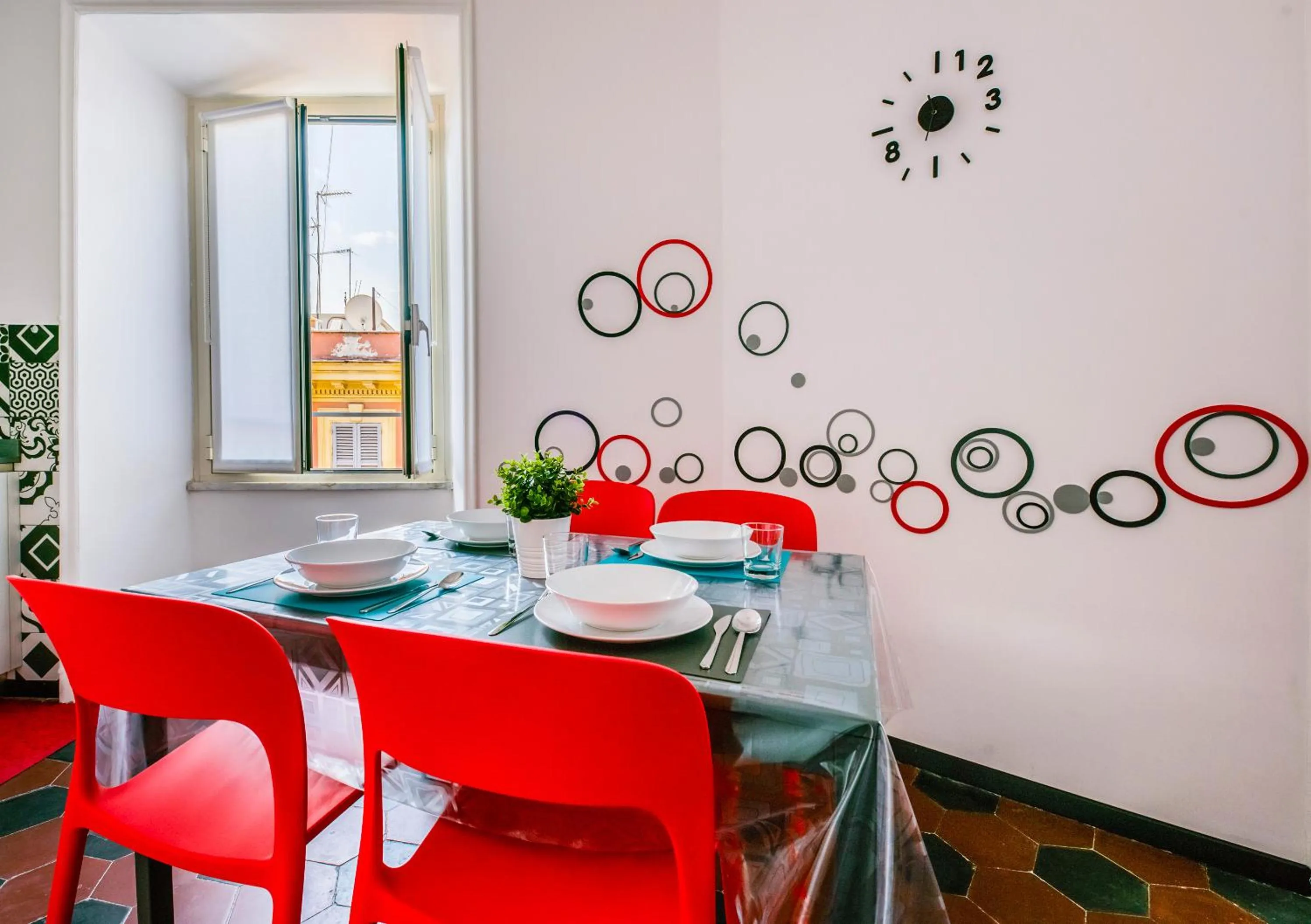 Communal kitchen in Lele Rooms San Lorenzo