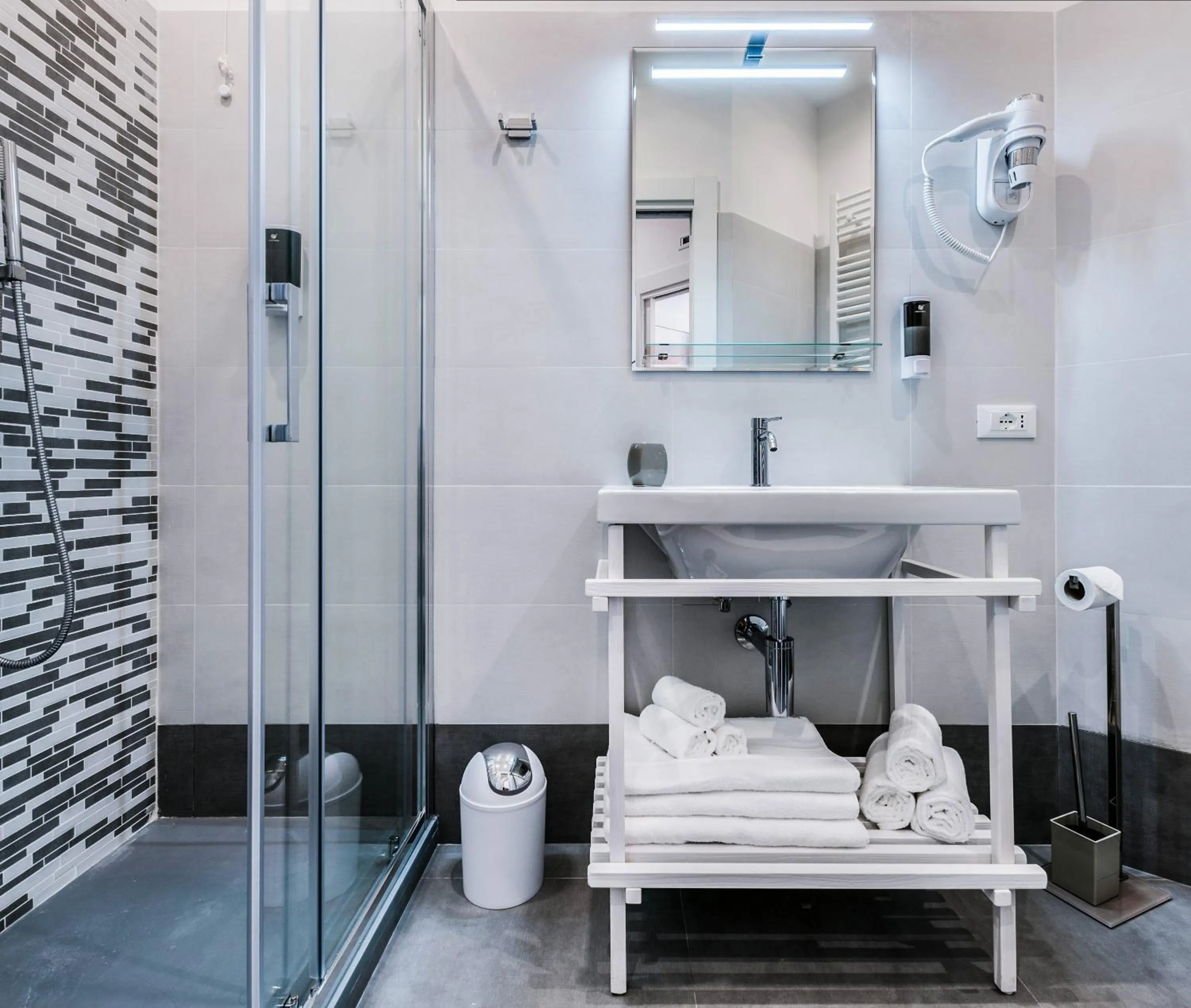 Bathroom in Lele Rooms San Lorenzo