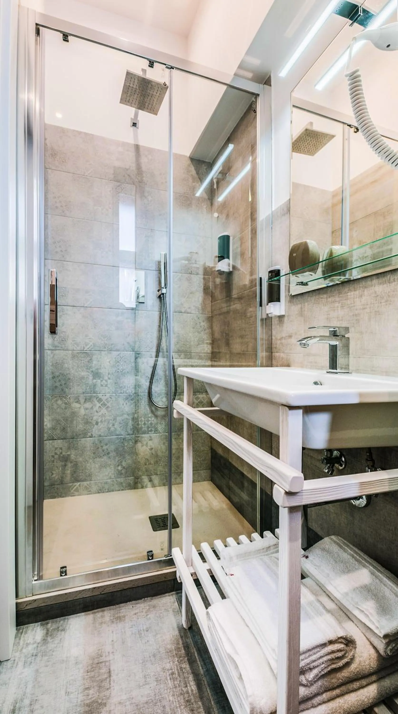 Bathroom in Lele Rooms San Lorenzo