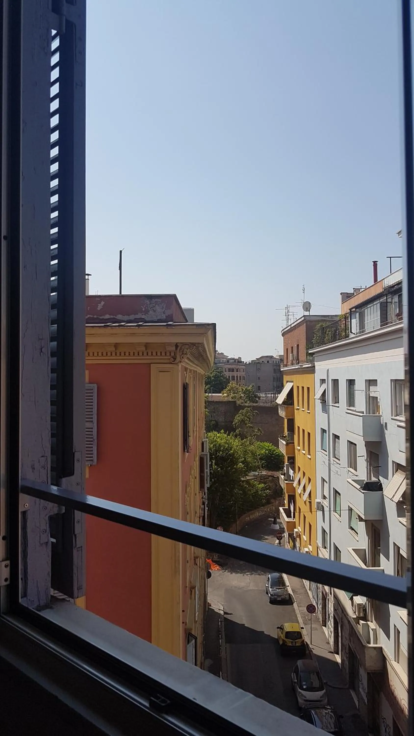 Street view in Lele Rooms San Lorenzo