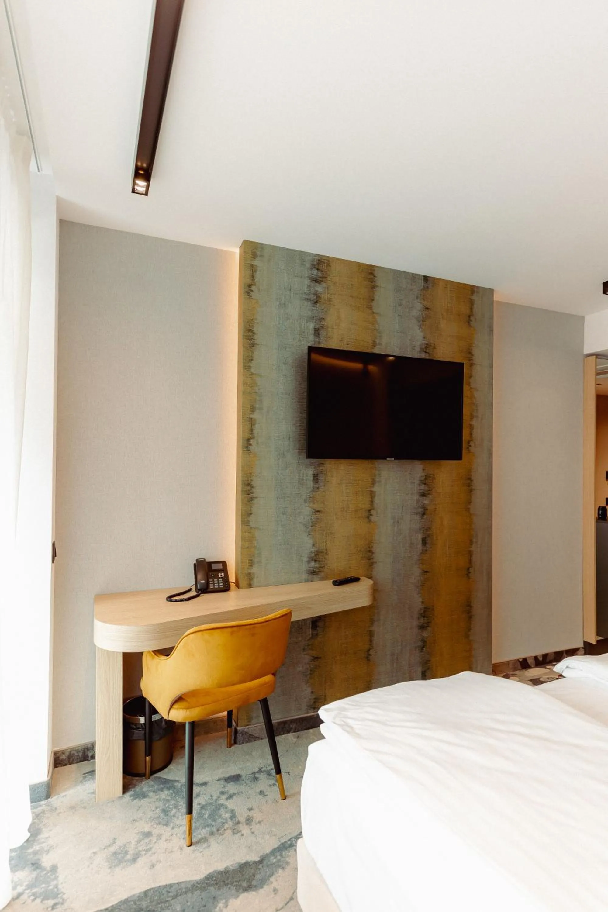 TV and multimedia, Bed in Hotel Alexandrion Experience