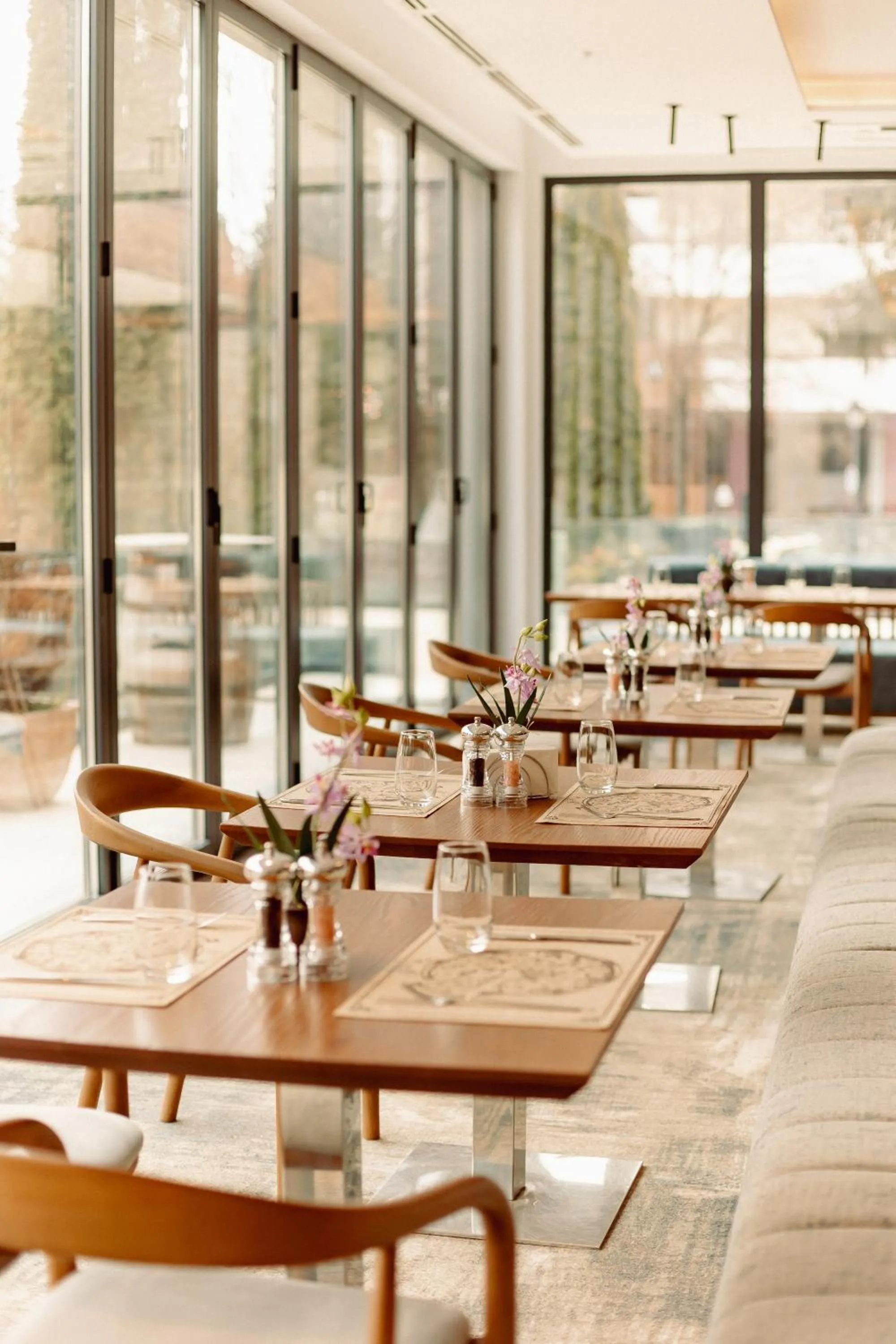 Restaurant/places to eat in Hotel Alexandrion Experience