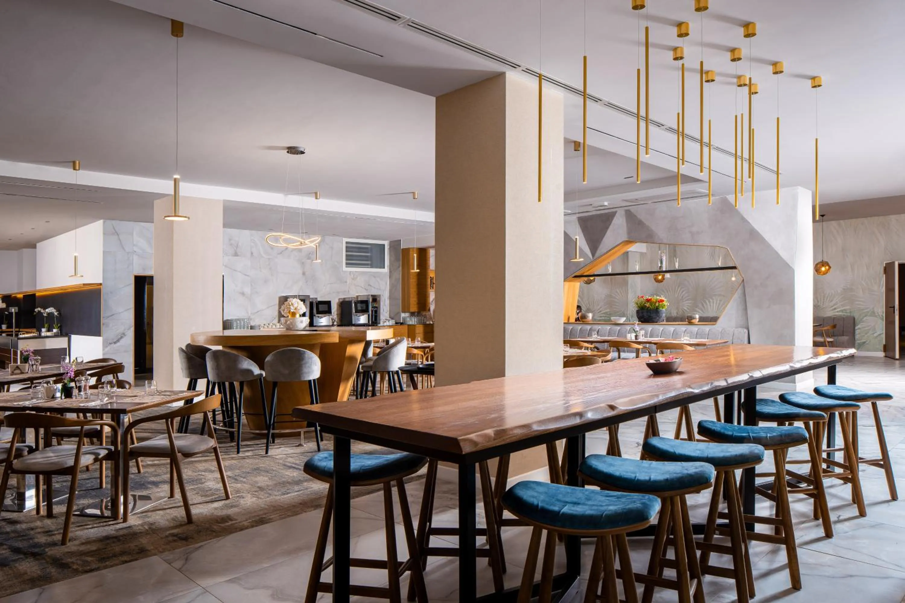 Restaurant/places to eat in Hotel Alexandrion Experience