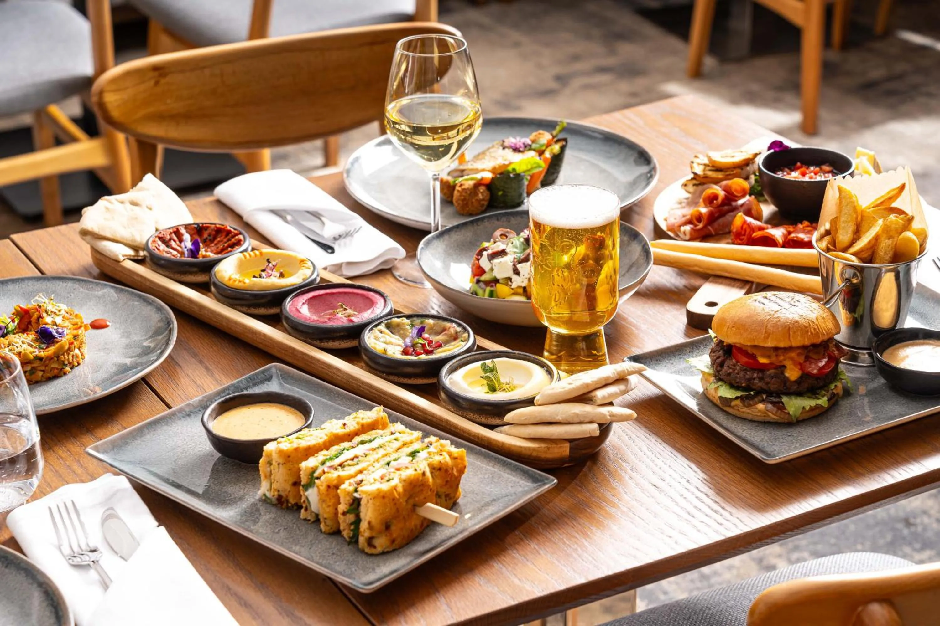 Restaurant/places to eat in Hotel Alexandrion Experience