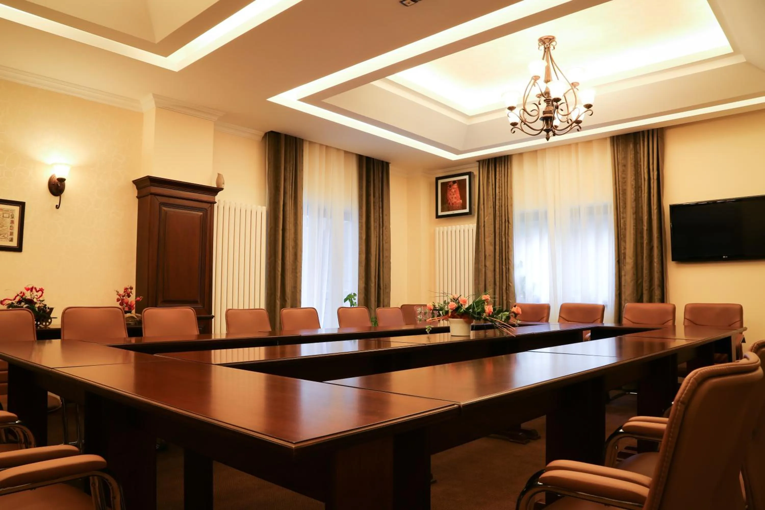 Business facilities in Hotel Foisorul cu Flori