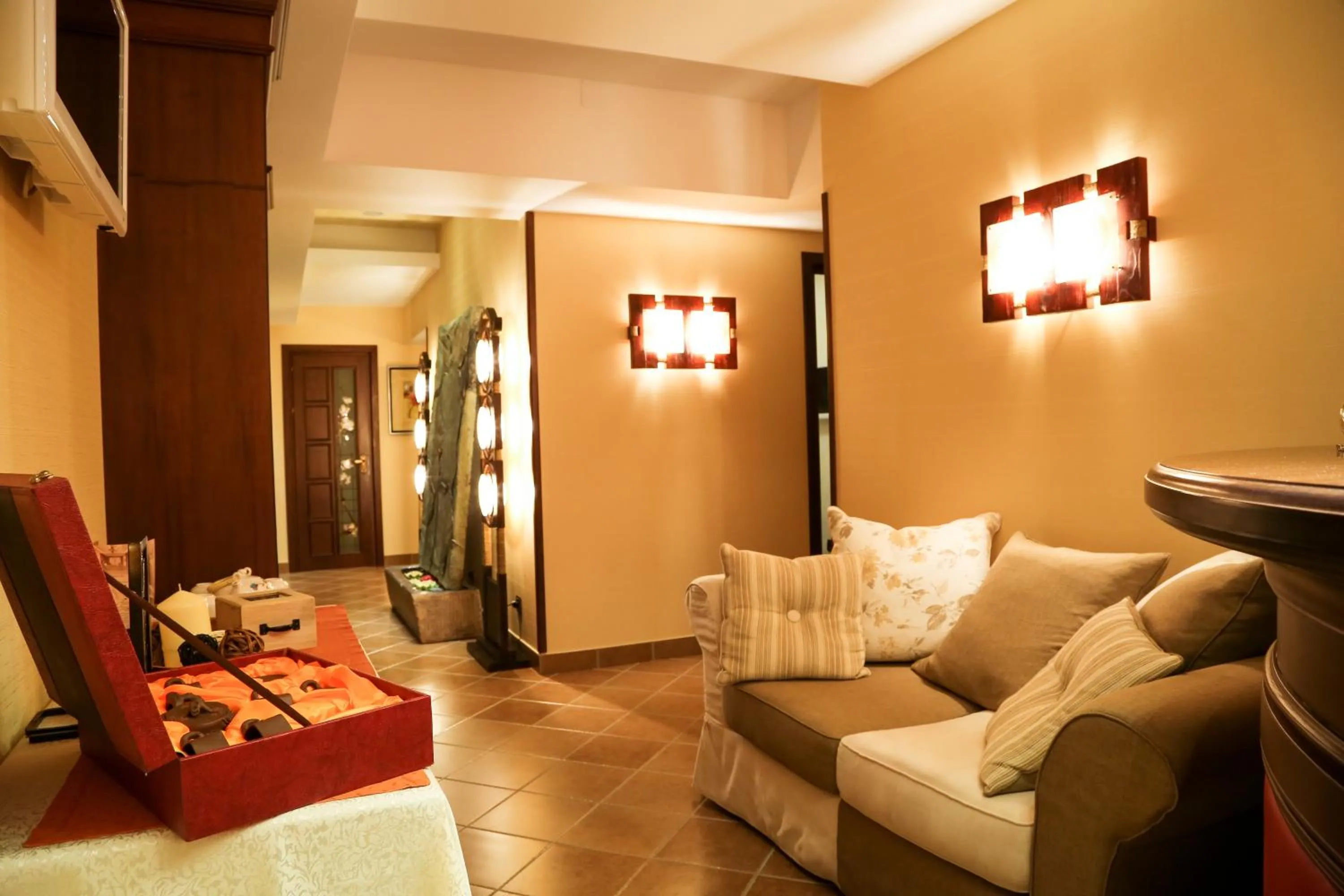 Spa and wellness centre/facilities in Hotel Foisorul cu Flori