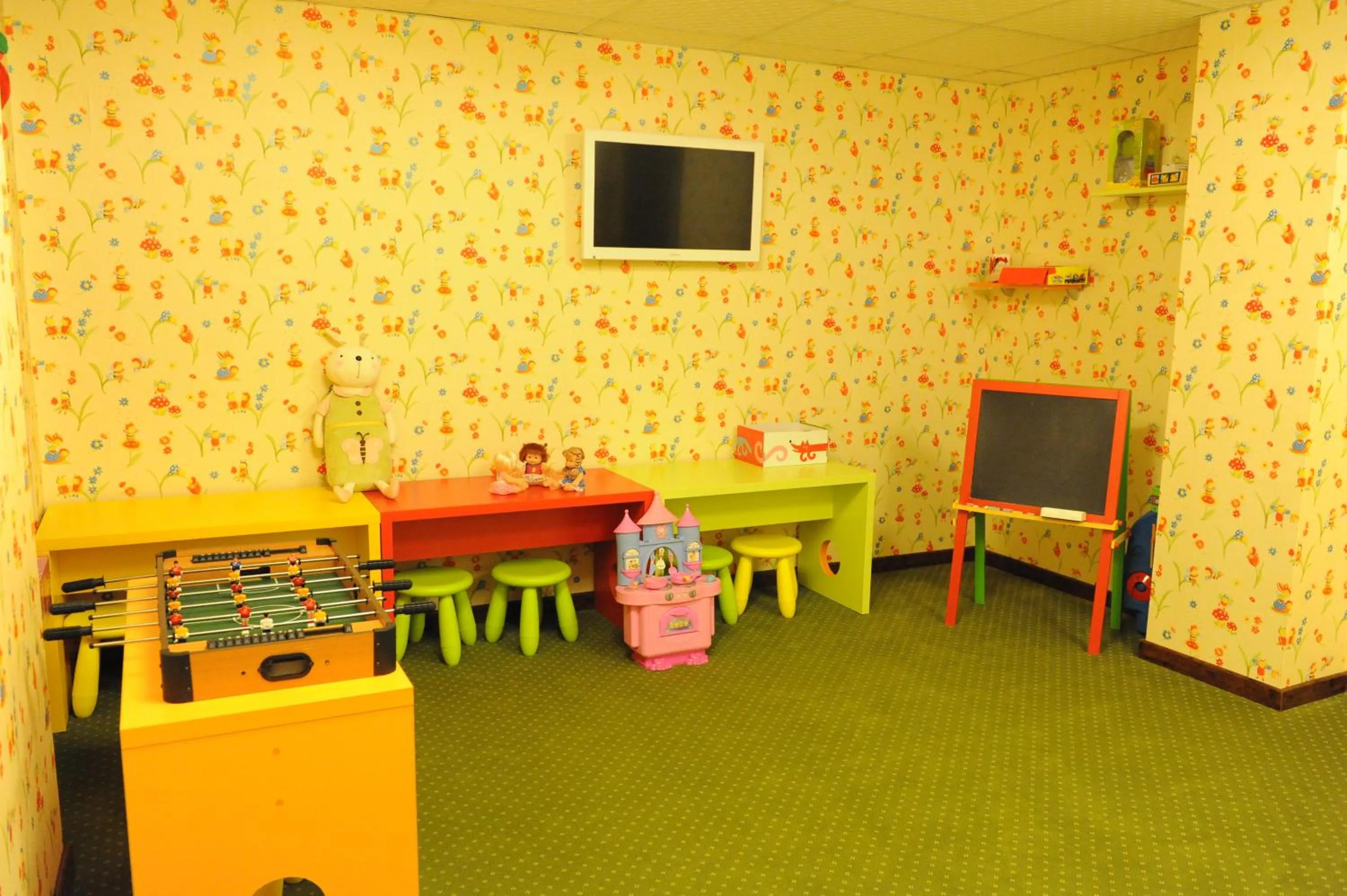 Children play ground in Hotel Foisorul cu Flori