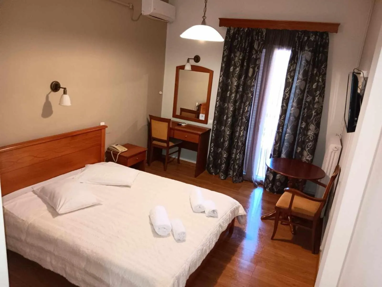 Bed in Hotel Liberty