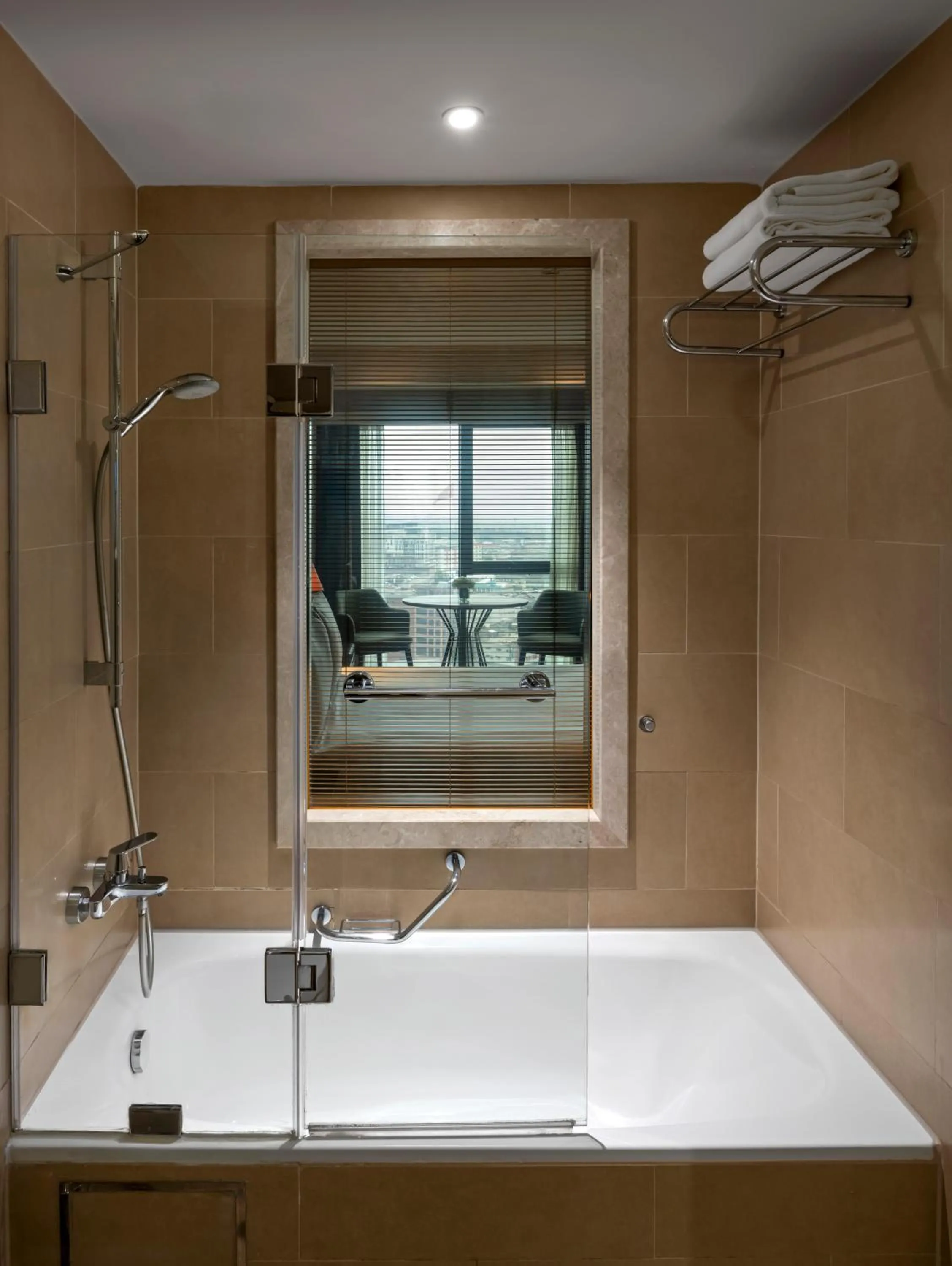 Shower in Windsor Hotel & Convention Center Istanbul