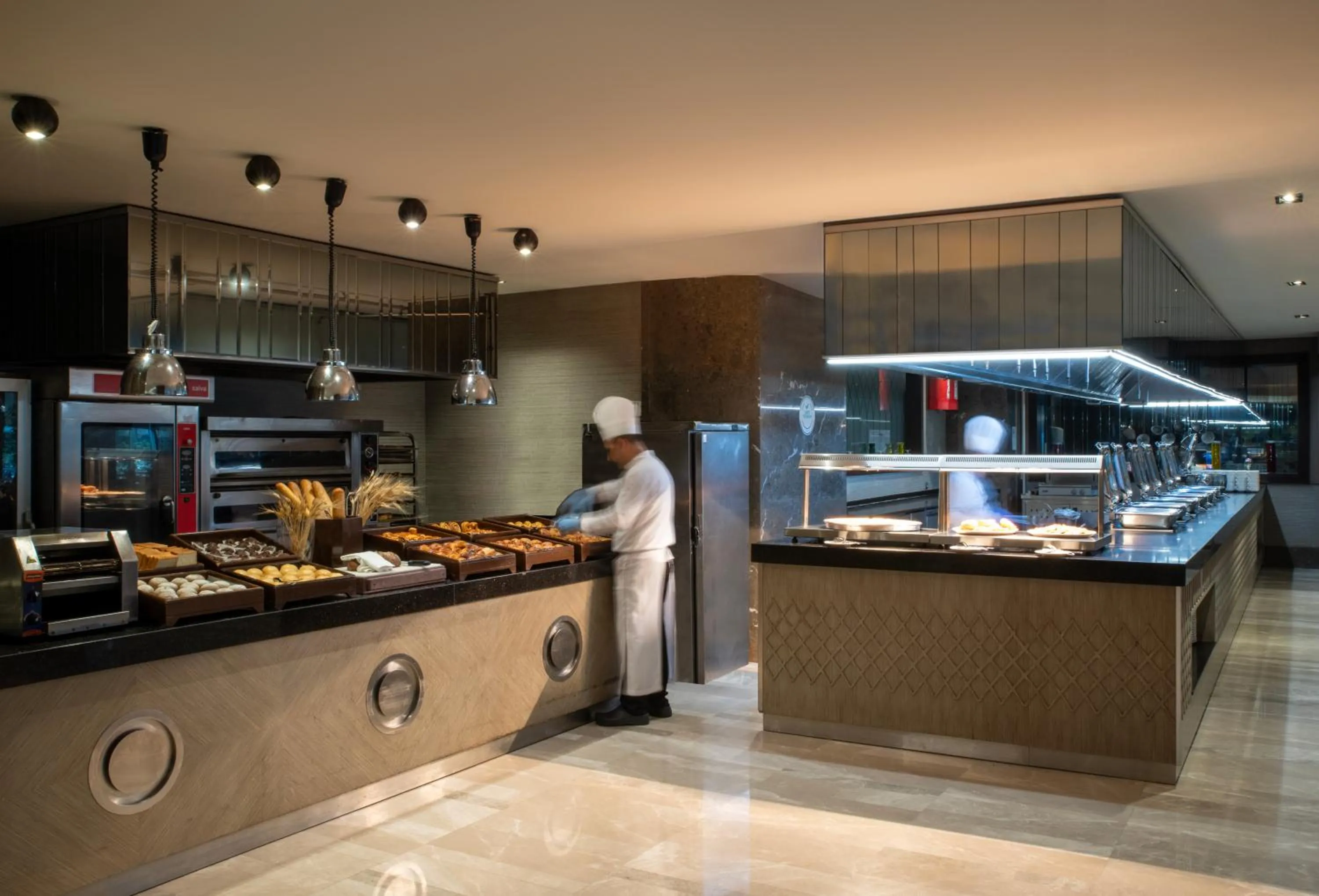 Food and drinks in Windsor Hotel & Convention Center Istanbul