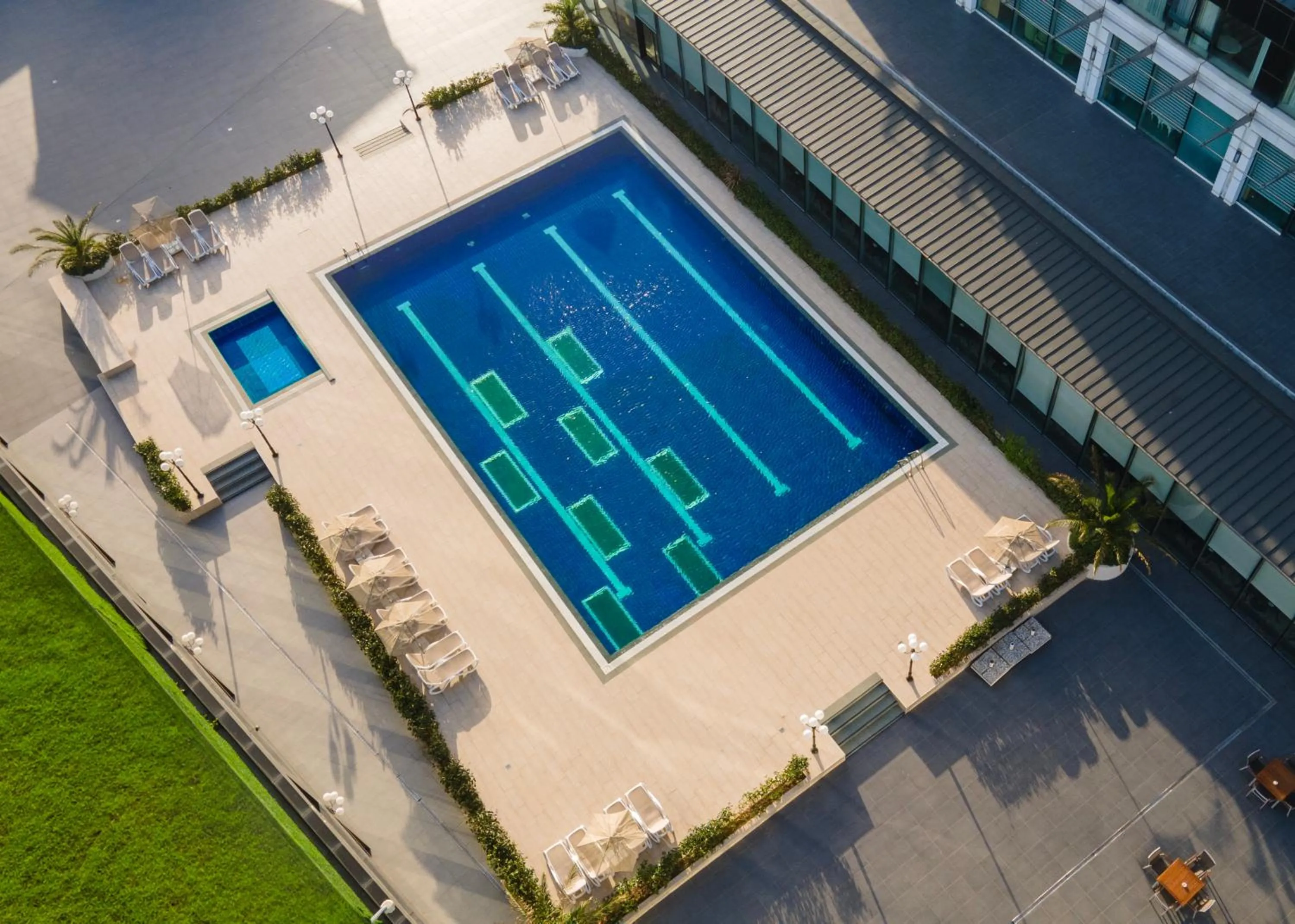 Pool view in Windsor Hotel & Convention Center Istanbul