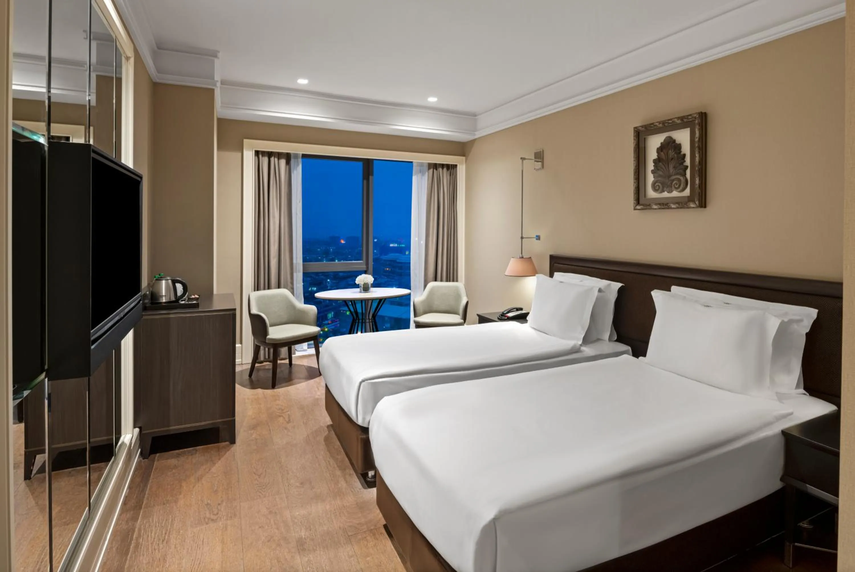 Bedroom, Bed in Windsor Hotel & Convention Center Istanbul
