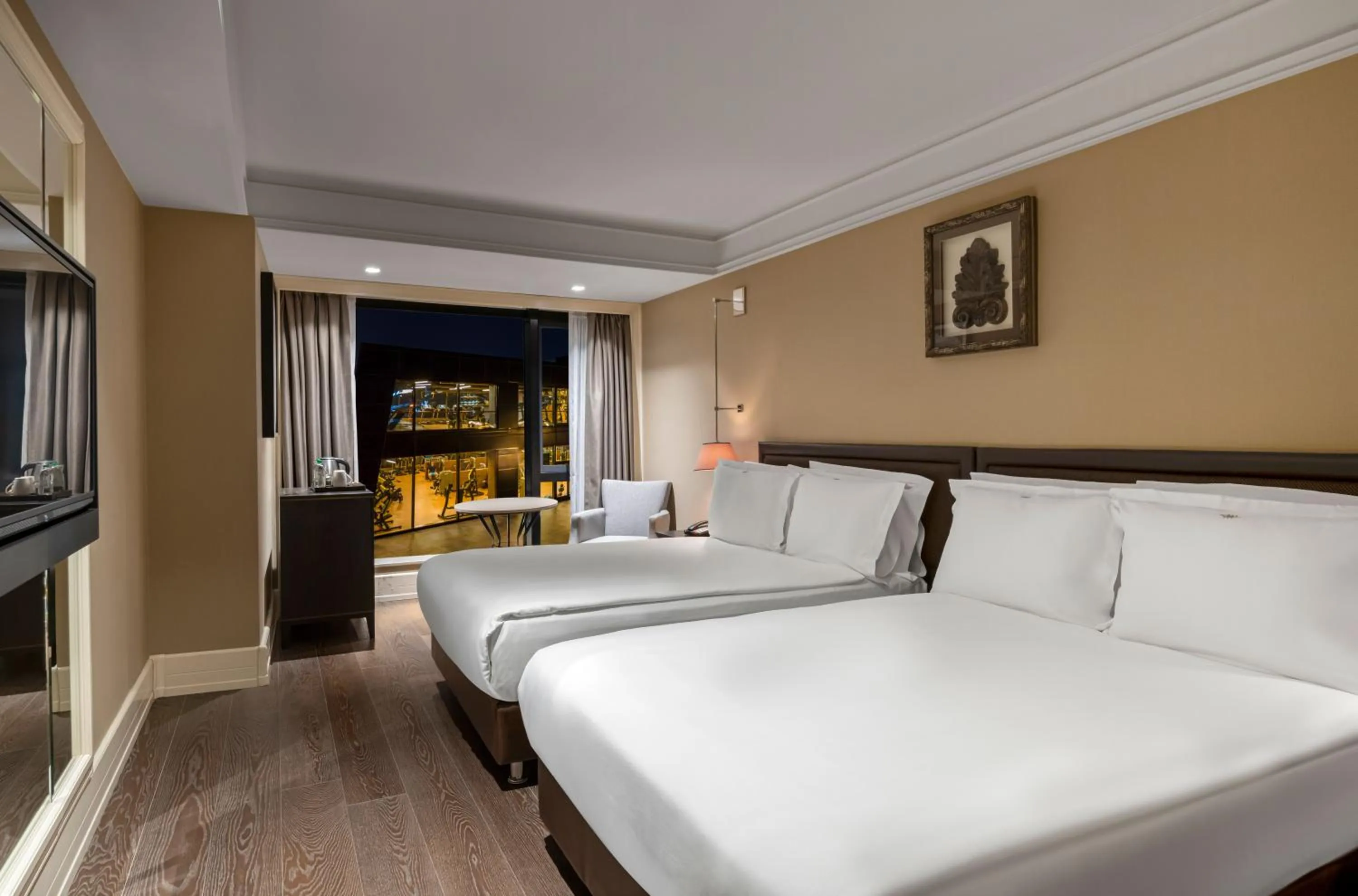 Bedroom, Bed in Windsor Hotel & Convention Center Istanbul