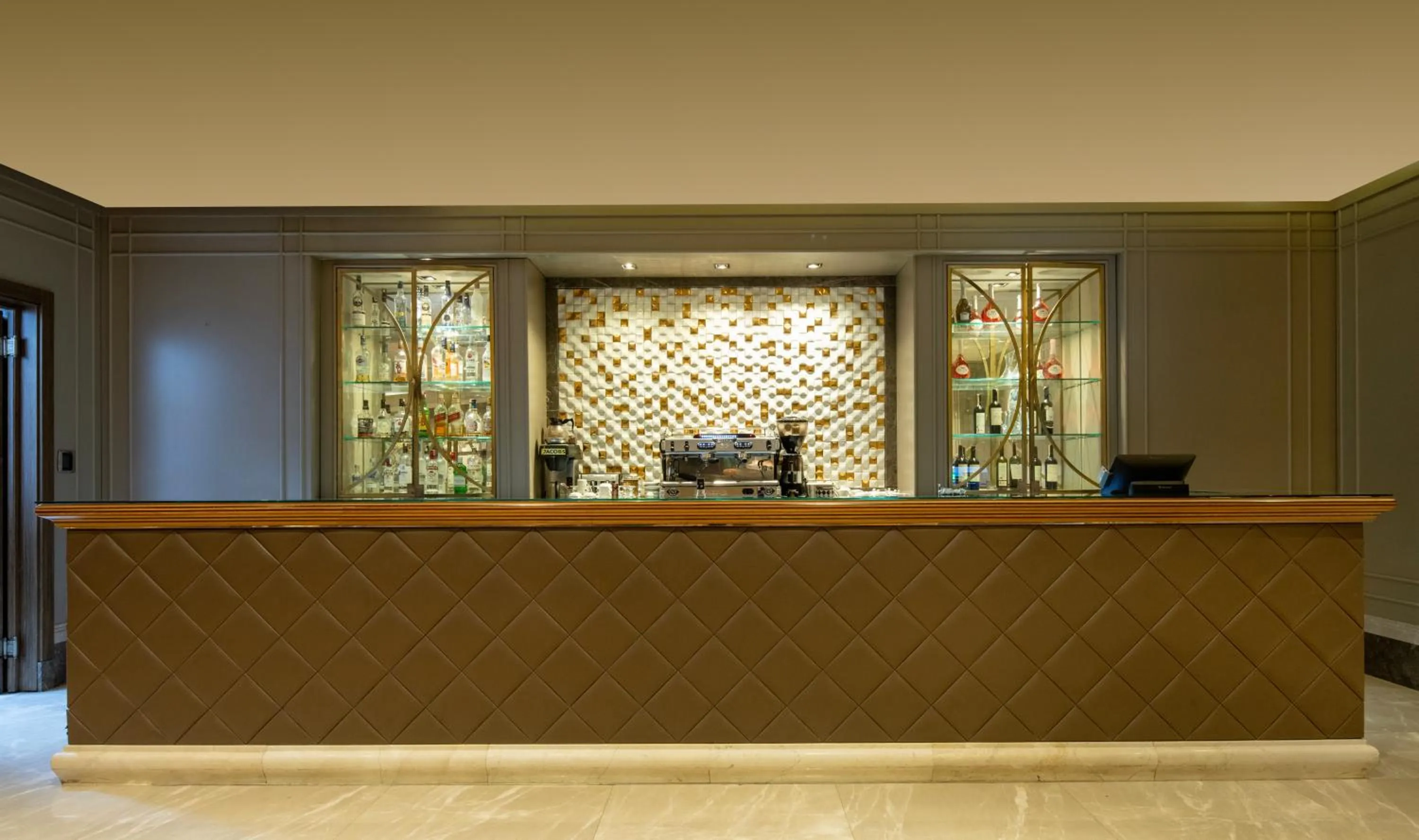 Lounge or bar in Windsor Hotel & Convention Center Istanbul