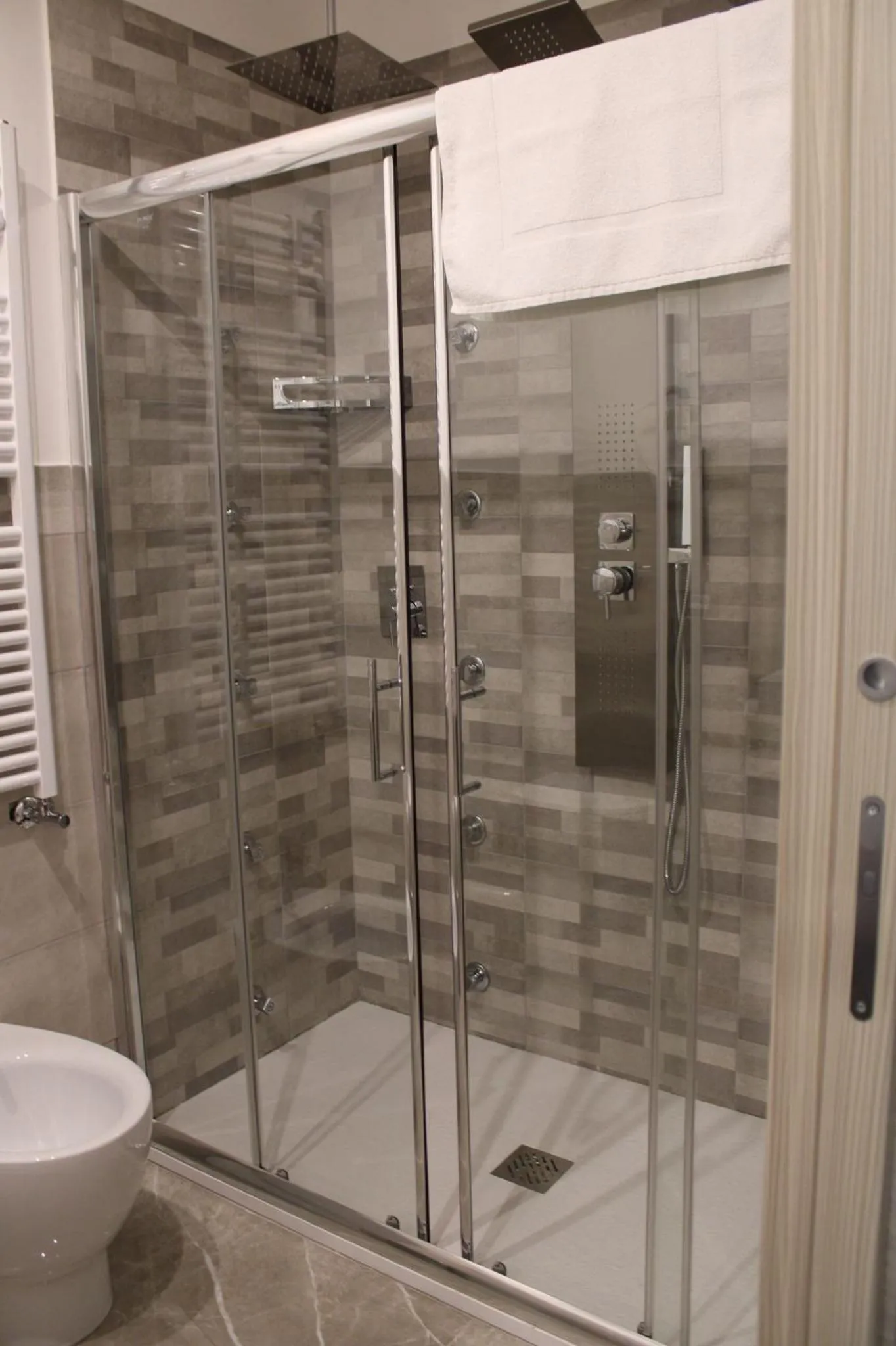 Shower in B&B D'Amari Affittacamere