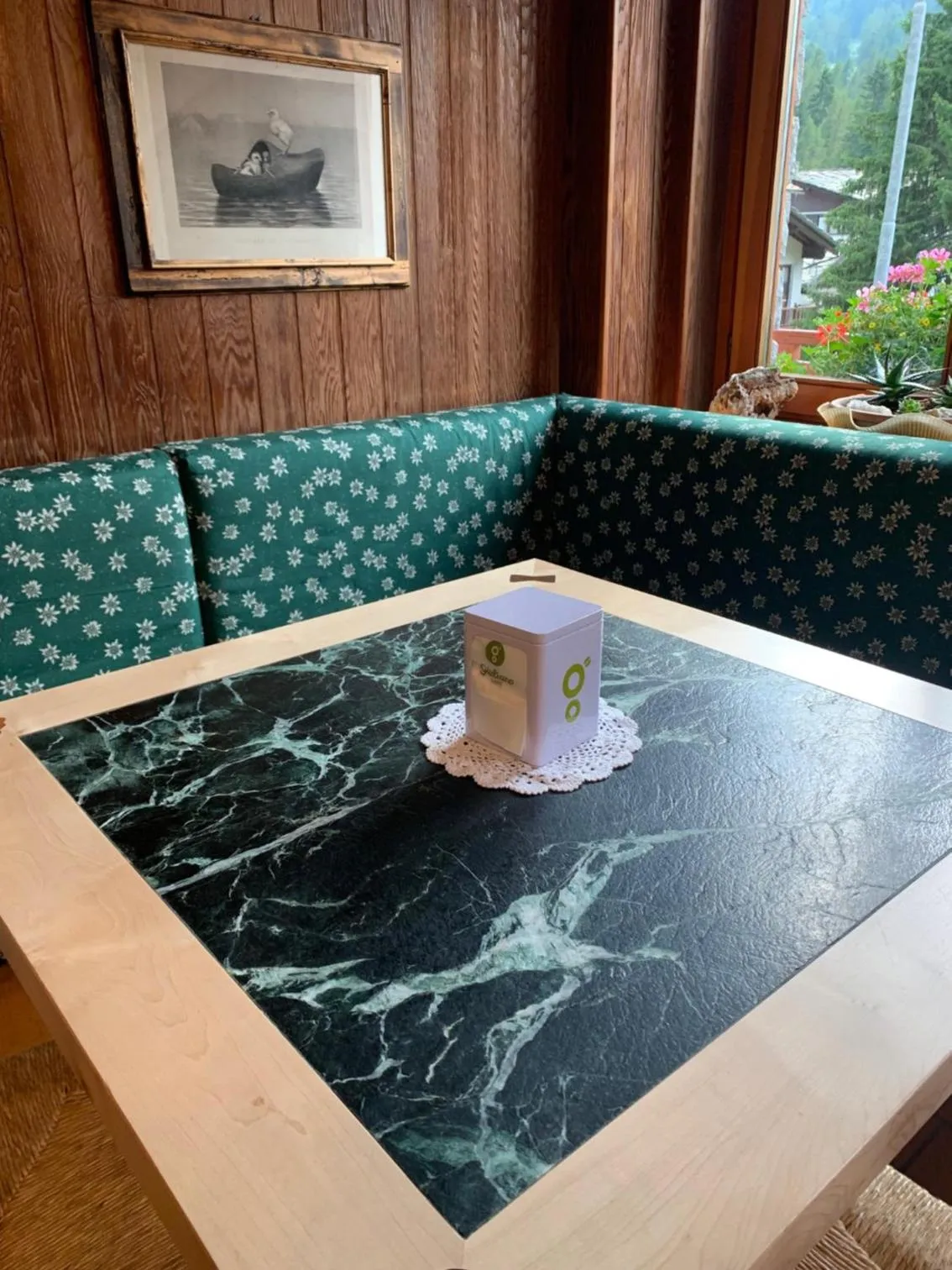 Restaurant/places to eat in Hotel Flora Alpina