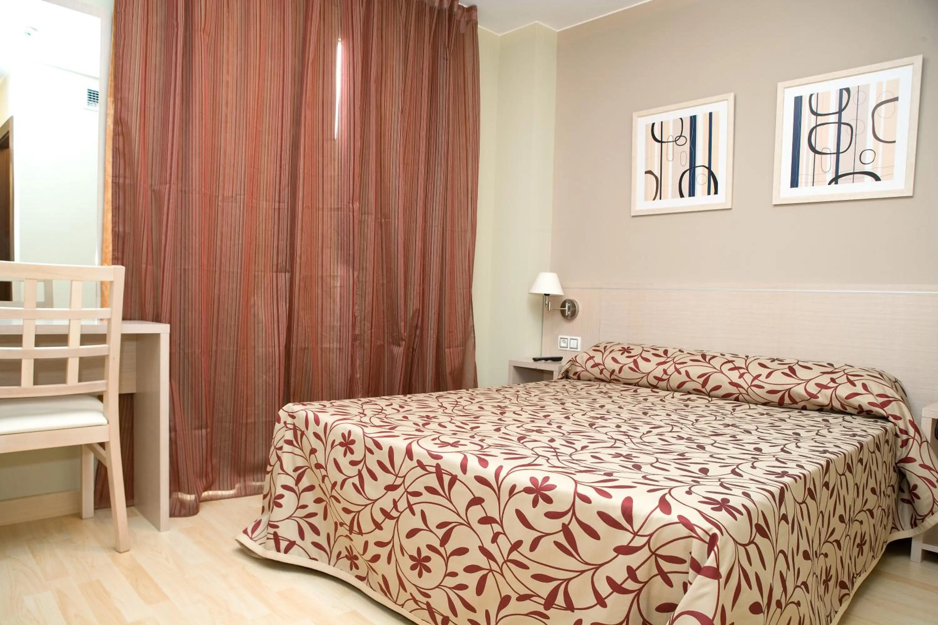 Bedroom, Bed in Arcohotel