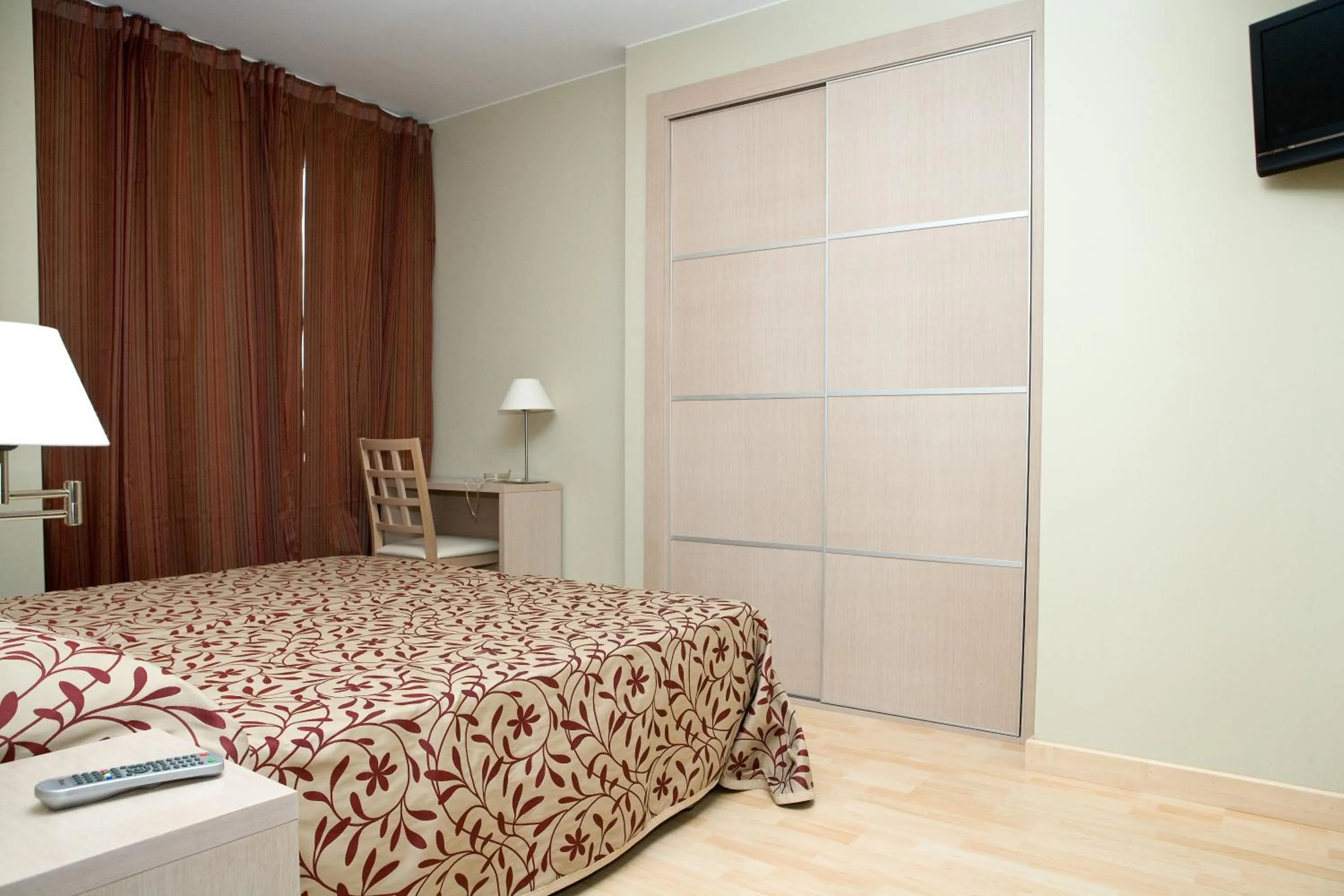 Bedroom, Bed in Arcohotel