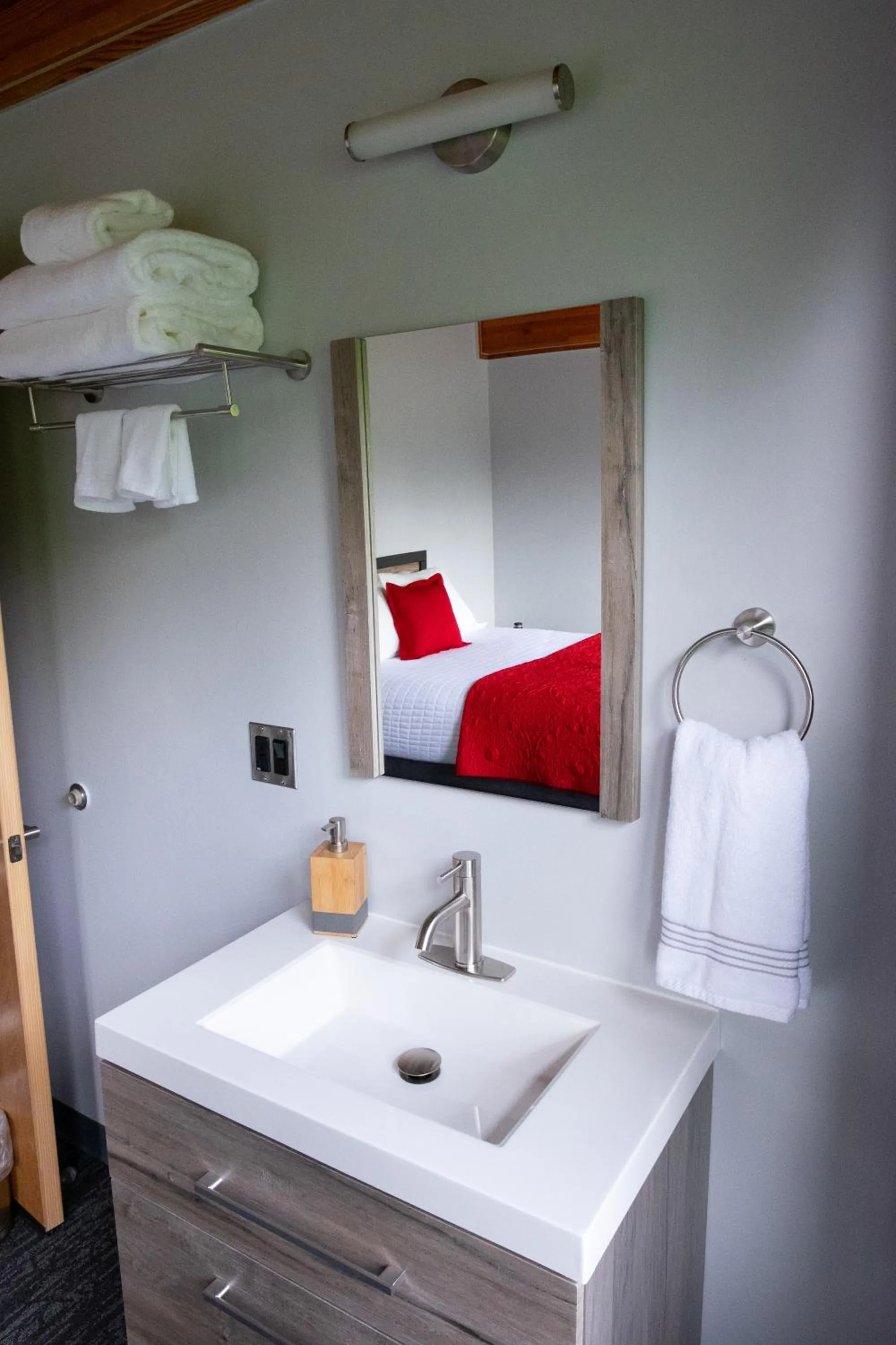 Bed in Seward Adventure Lodge