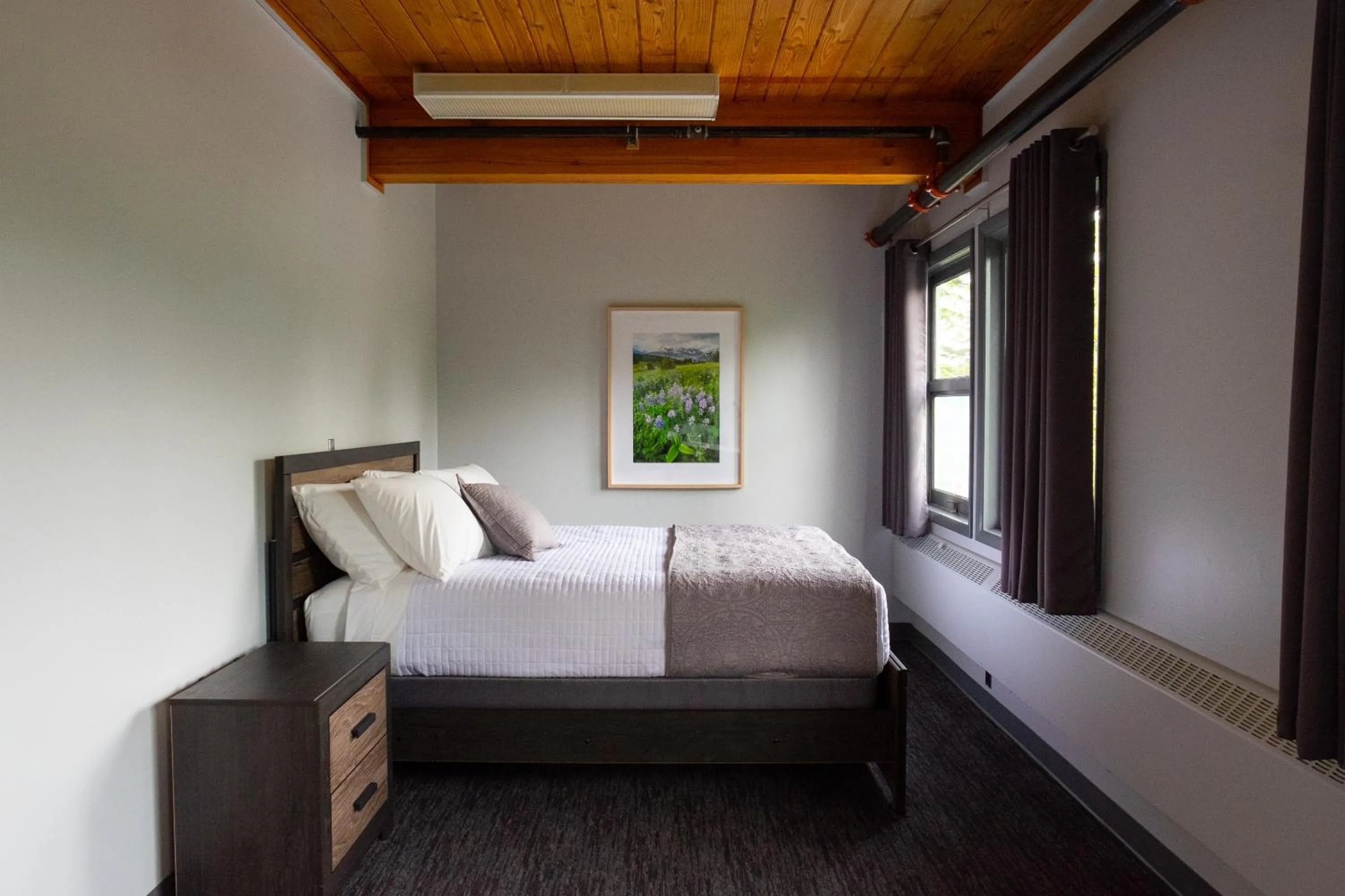 Bed in Seward Adventure Lodge