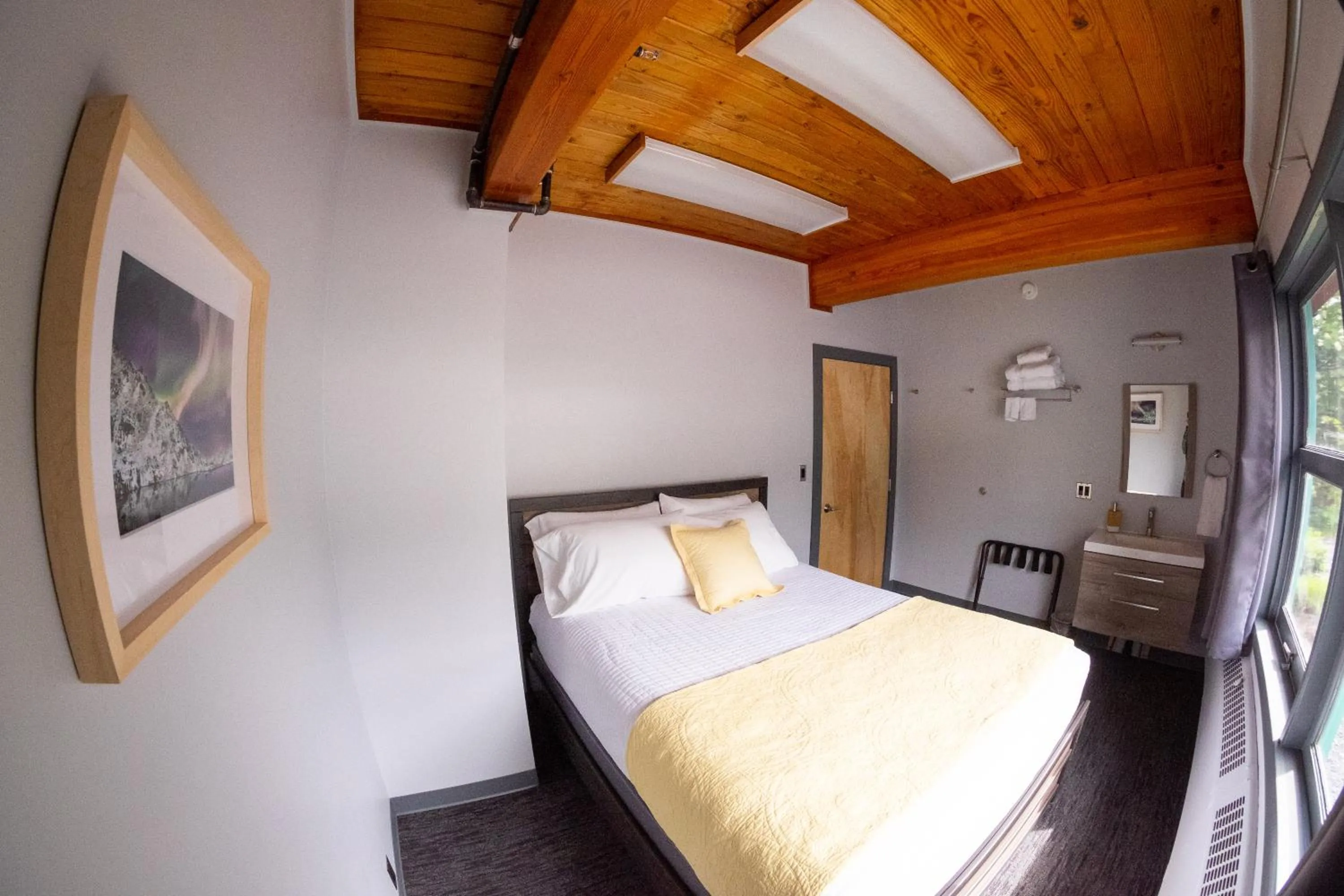 Bed in Seward Adventure Lodge