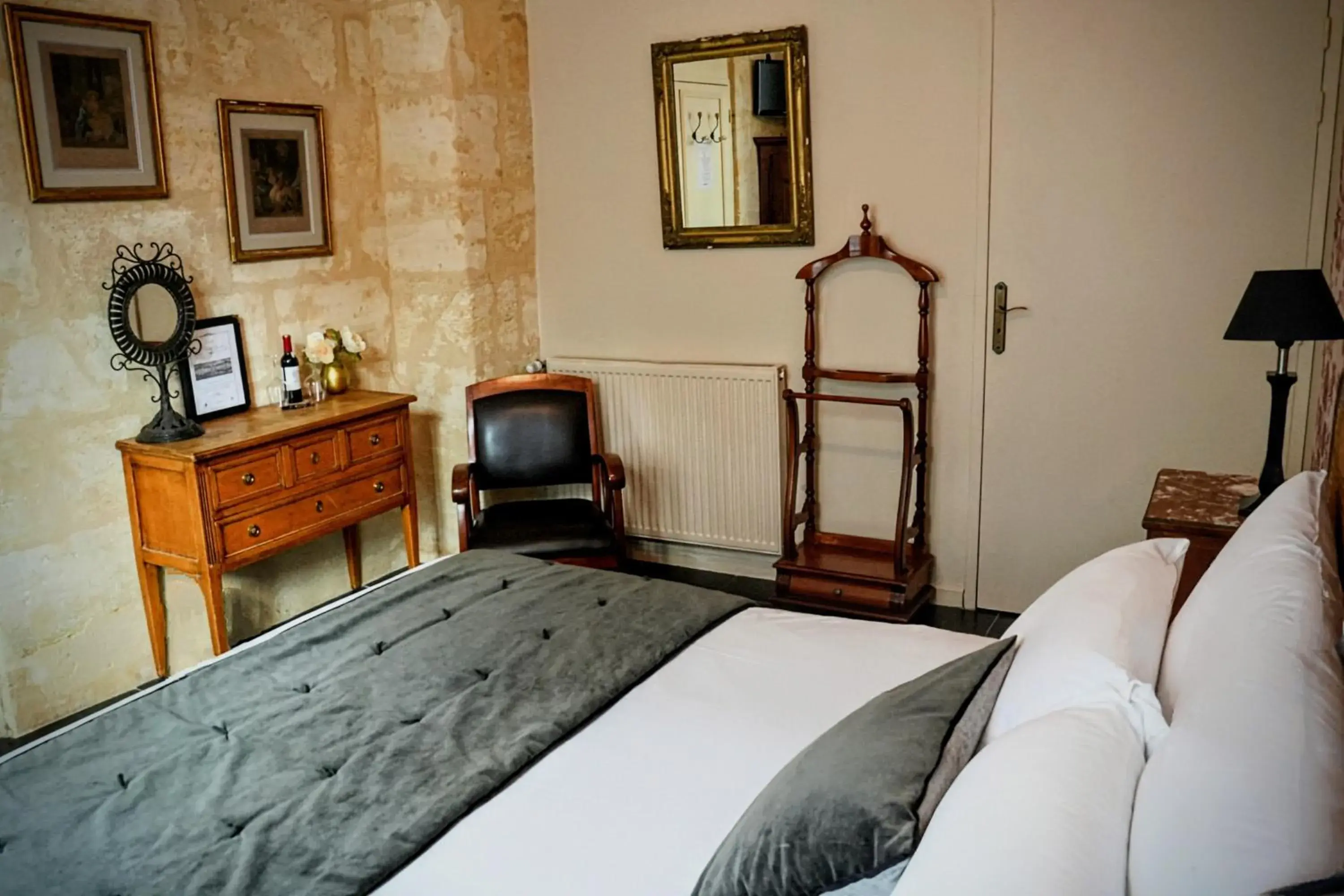 Double Room - single occupancy in Au Coeur de Bordeaux B&B Double Room - single occupancy in Au Coeur de Bordeaux B&B