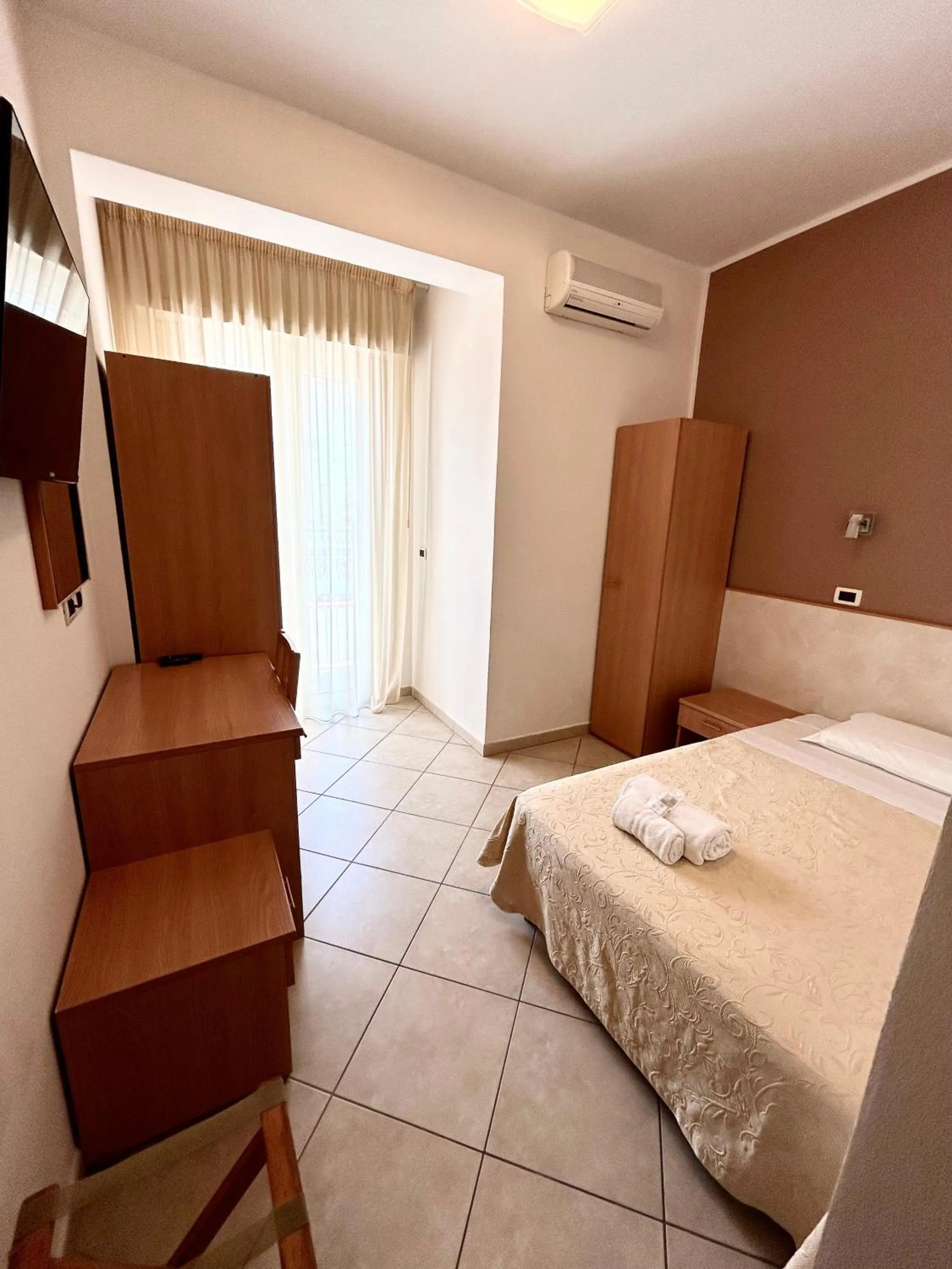 Bed in Hotel Favorita