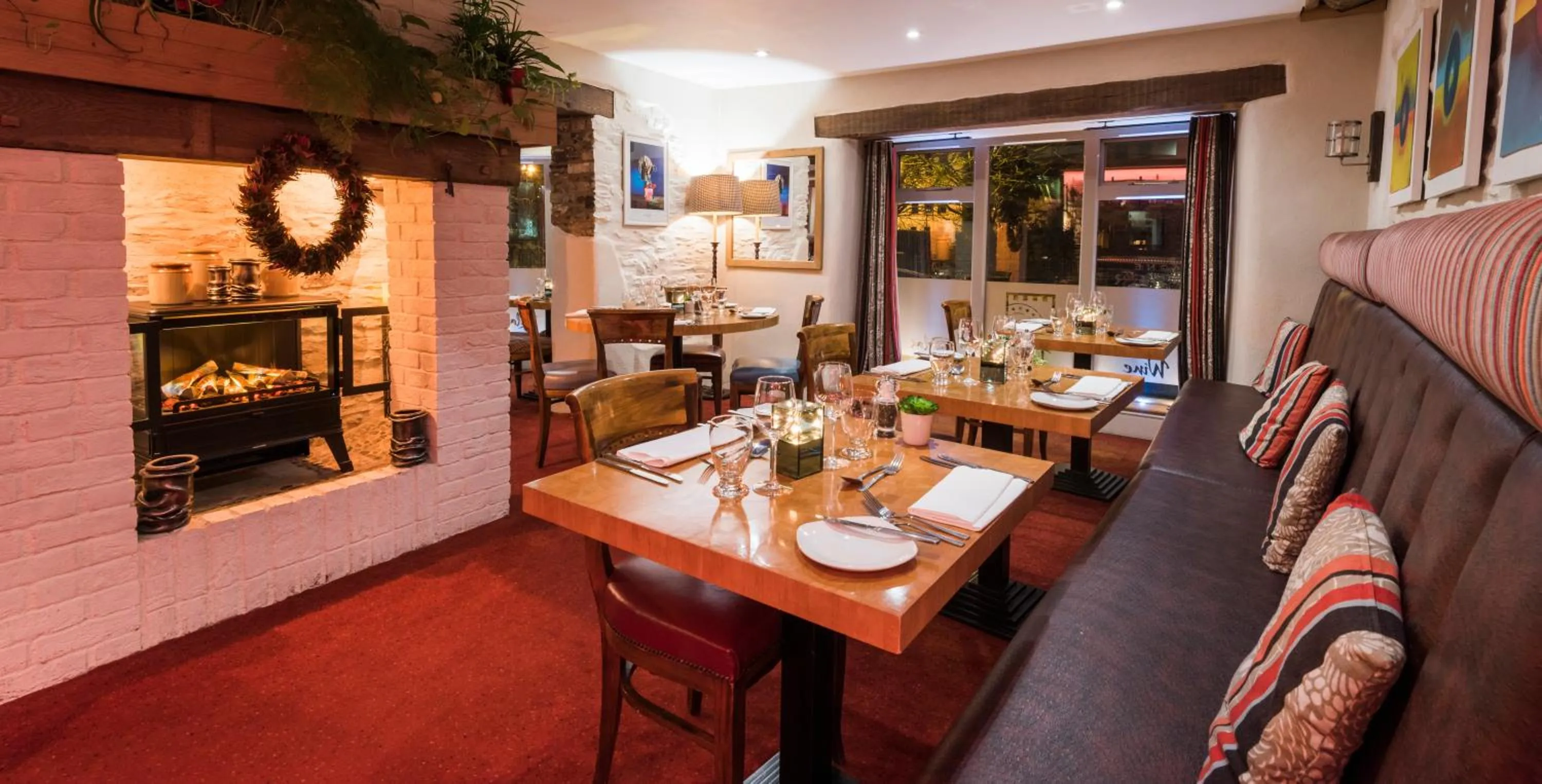 Restaurant/places to eat in Royal Seven Stars Hotel