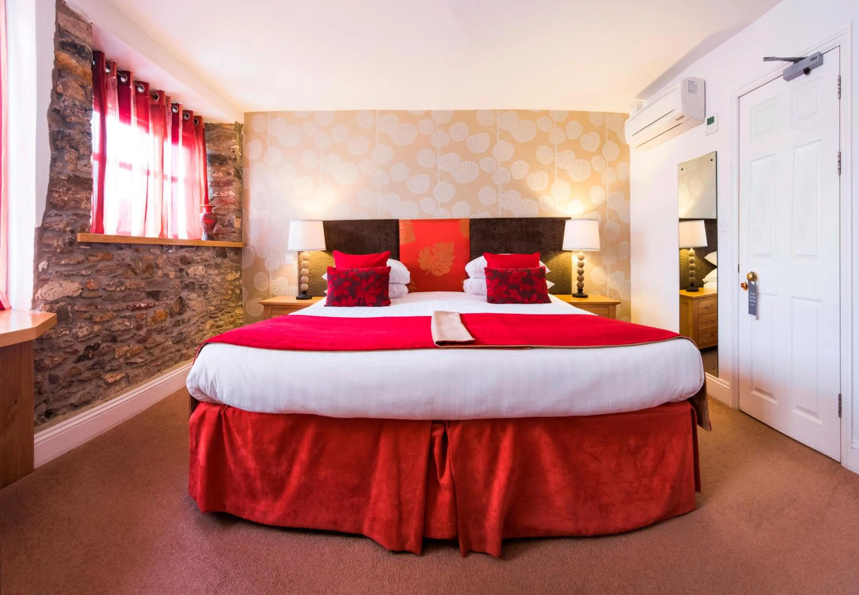 Bed in Royal Seven Stars Hotel