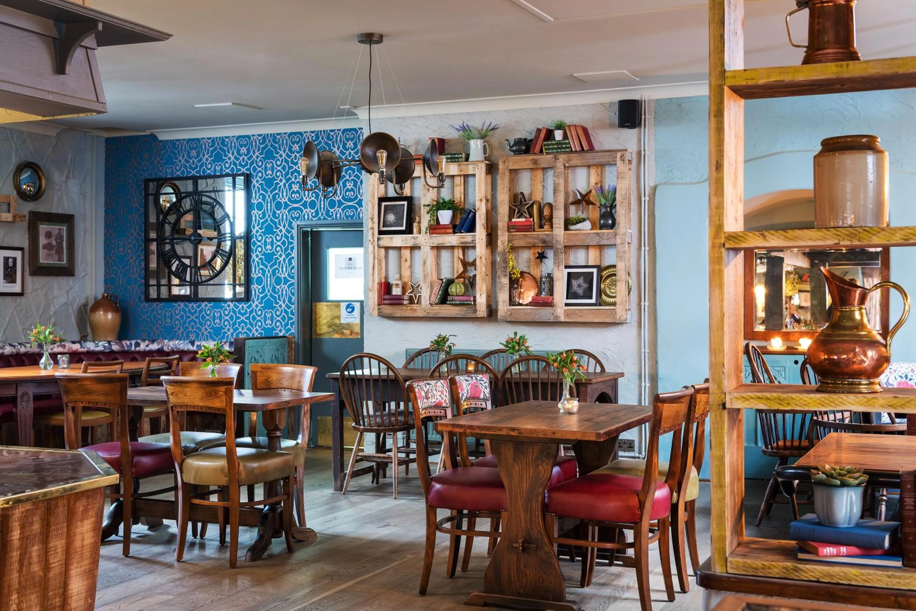 Lounge or bar in Royal Seven Stars Hotel