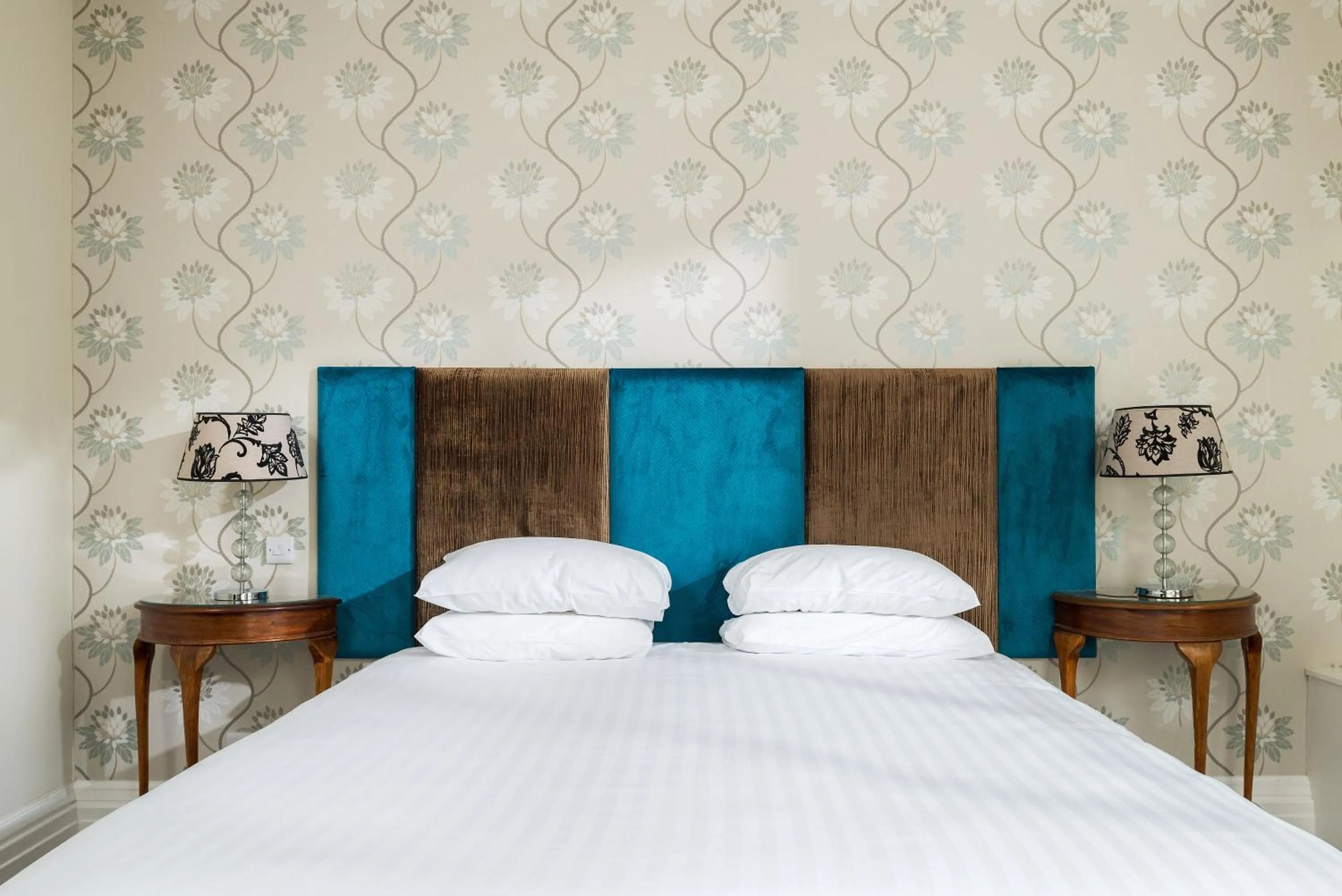 Bed in Royal Seven Stars Hotel