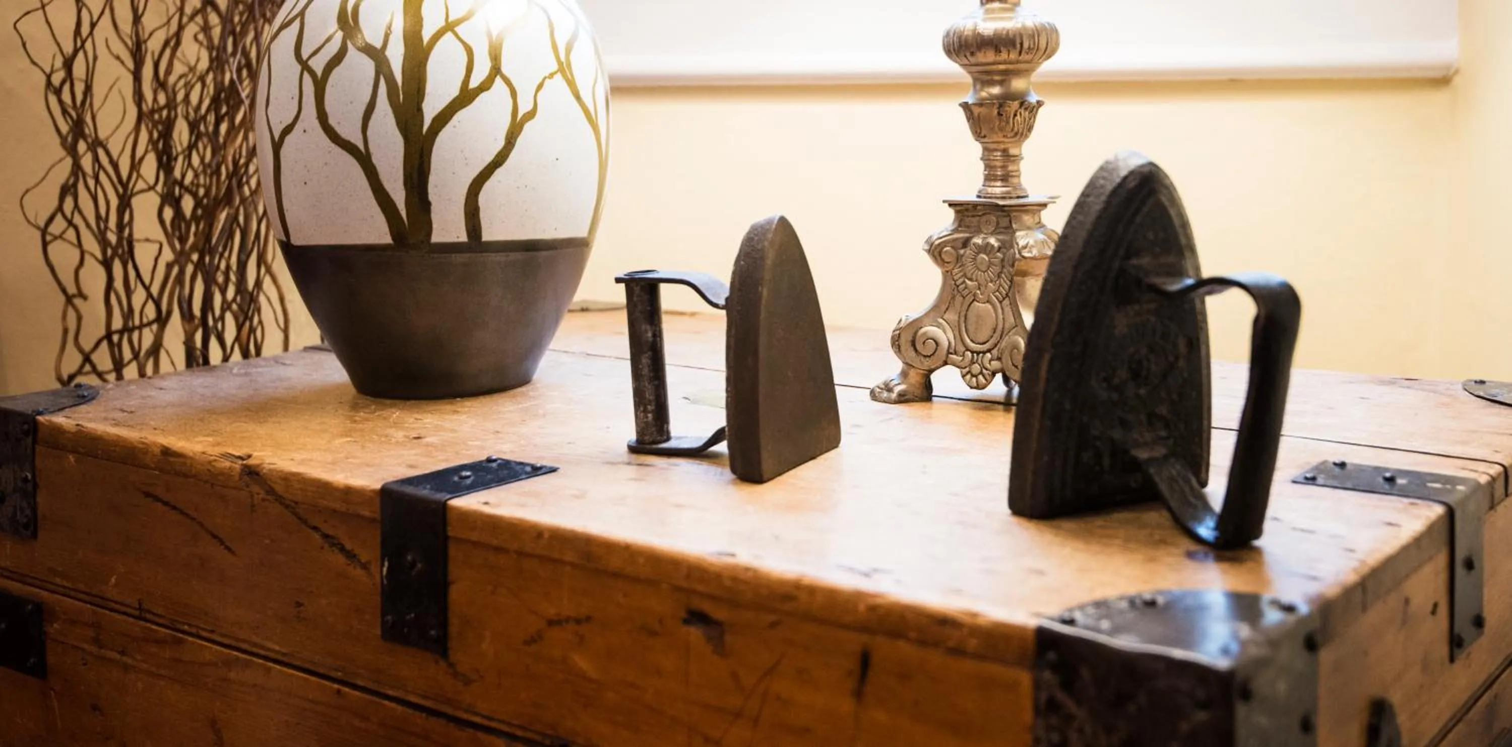 Decorative detail in Royal Seven Stars Hotel