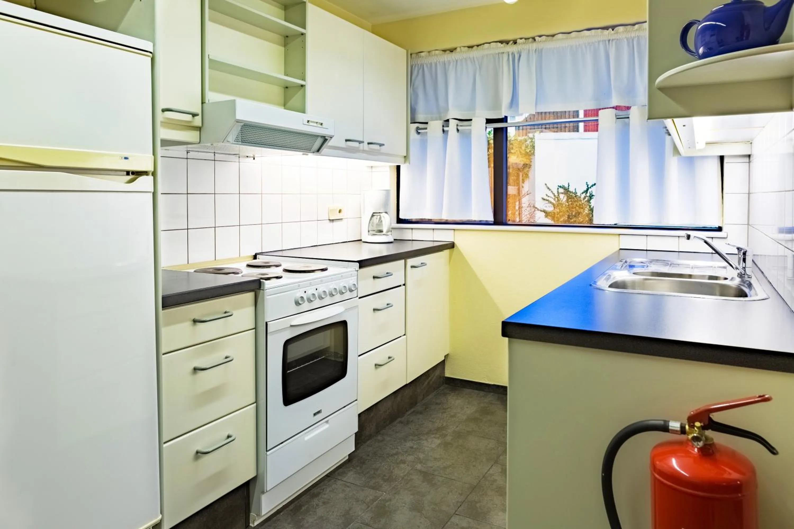 Kitchen or kitchenette in Guesthouse Sunna