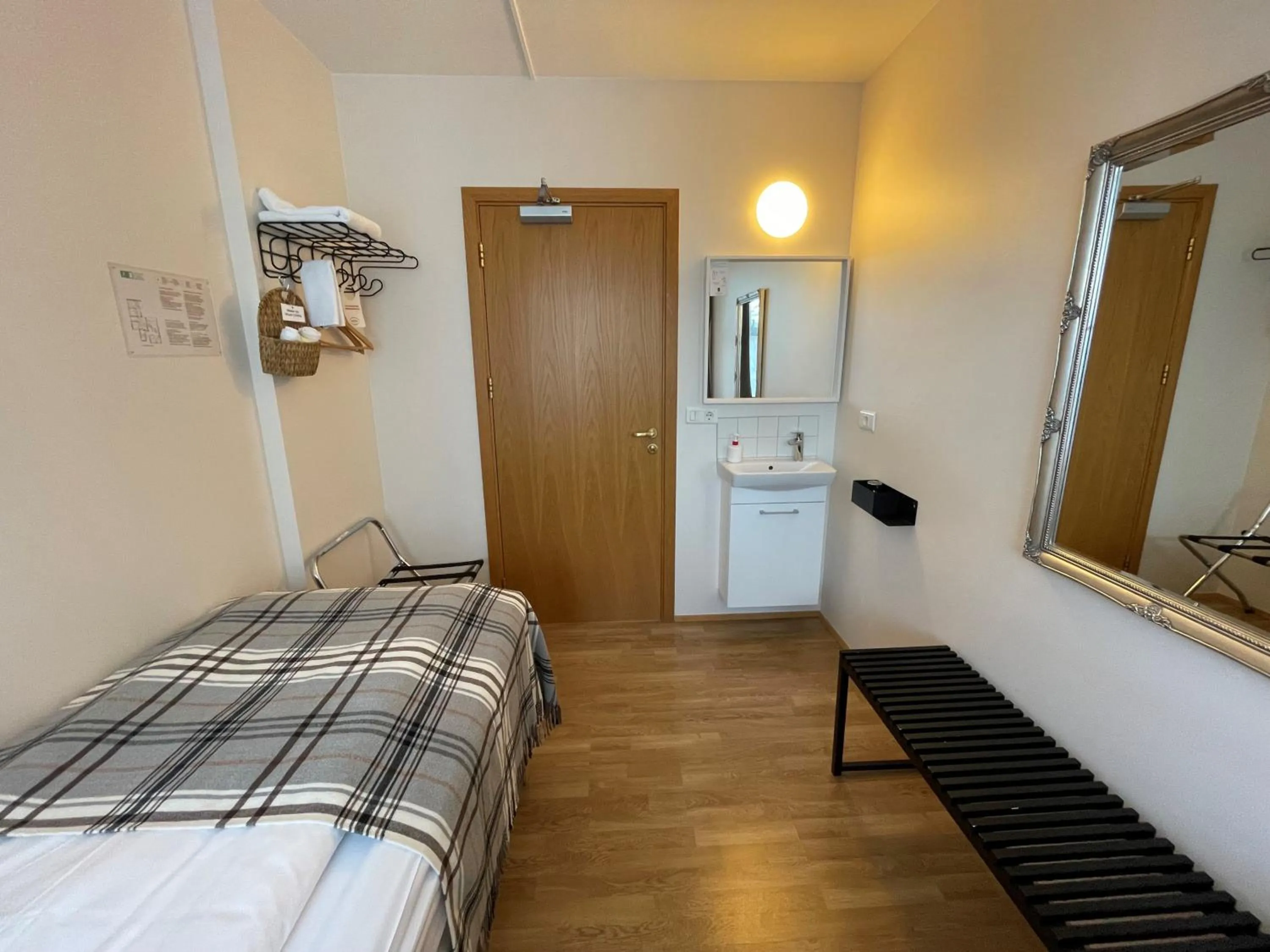 Photo of the whole room, Bed in Guesthouse Sunna