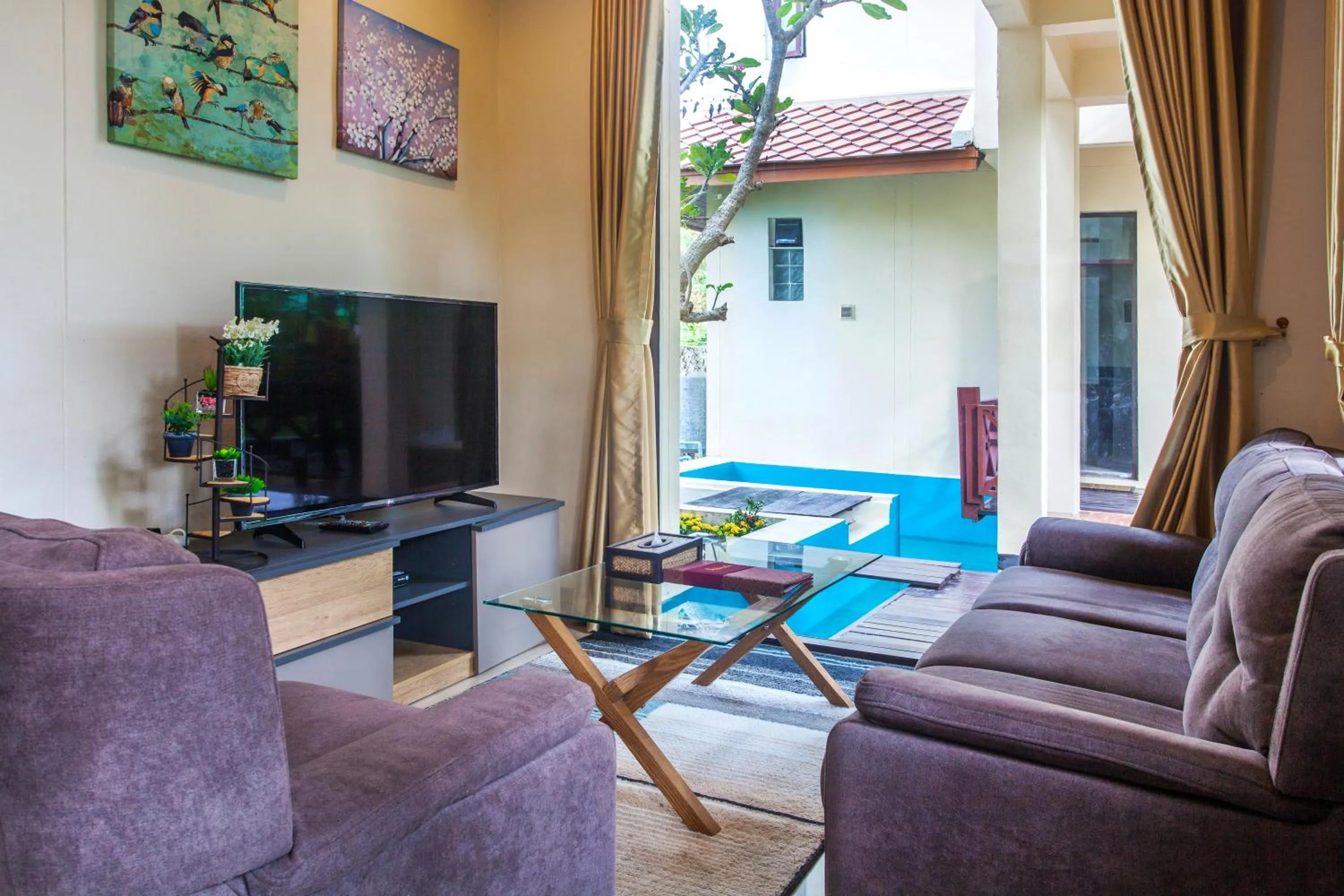 Living room in Achawalai Residence Village By Song