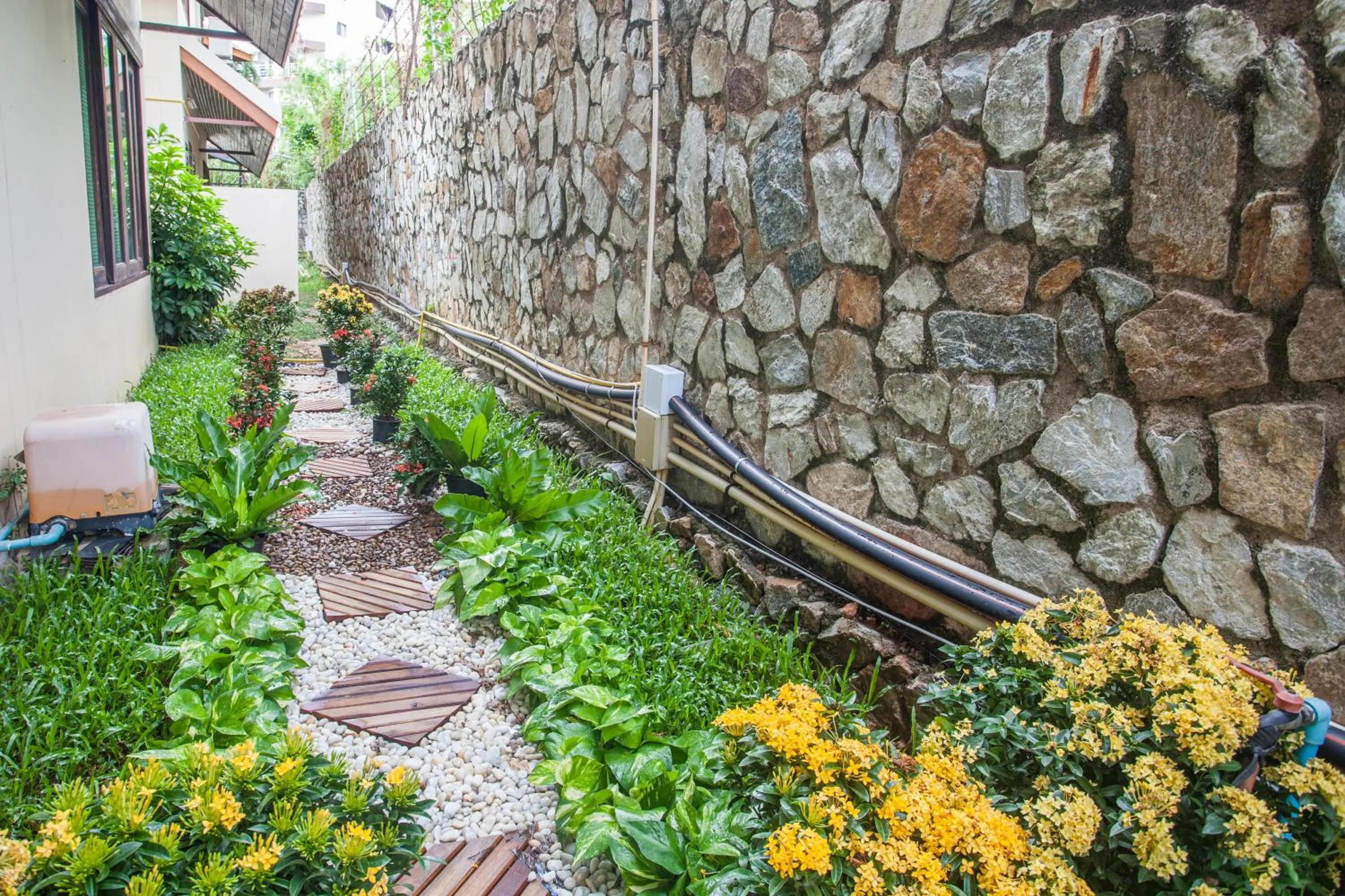 Garden view in Achawalai Residence Village By Song