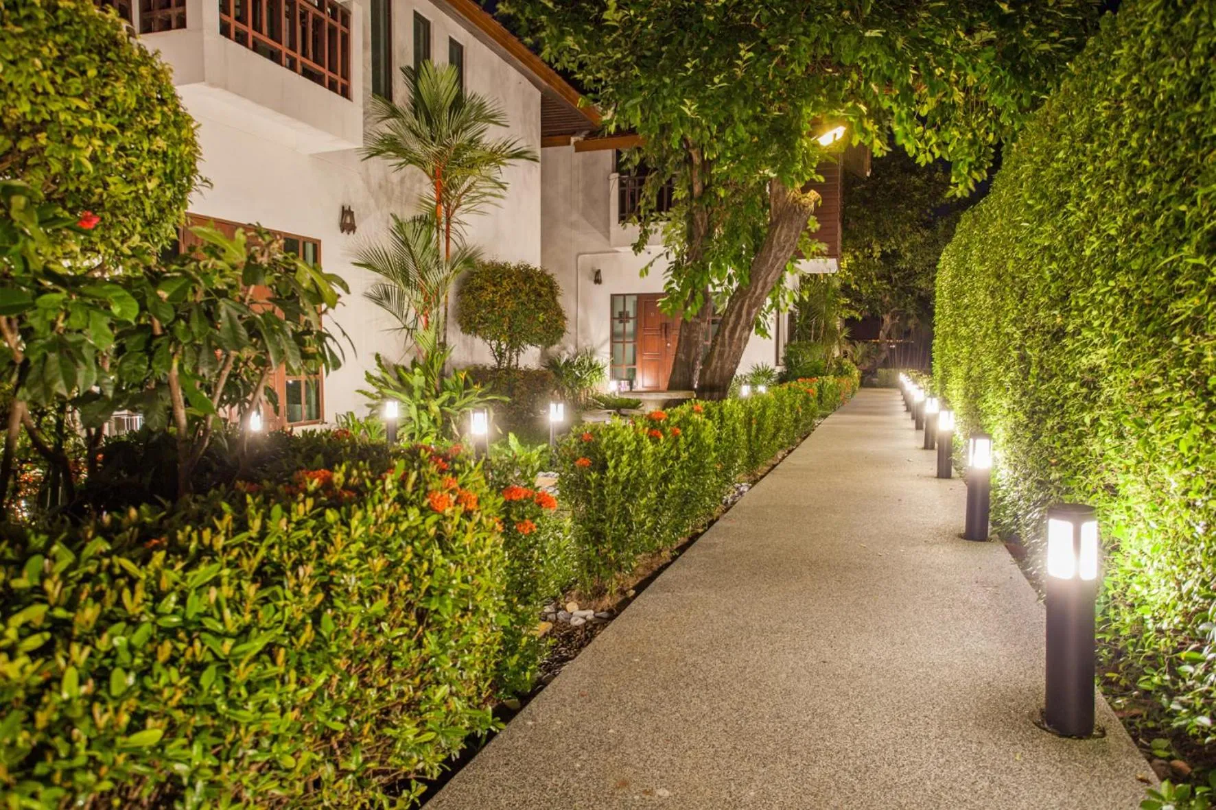 Garden view in Achawalai Residence Village By Song