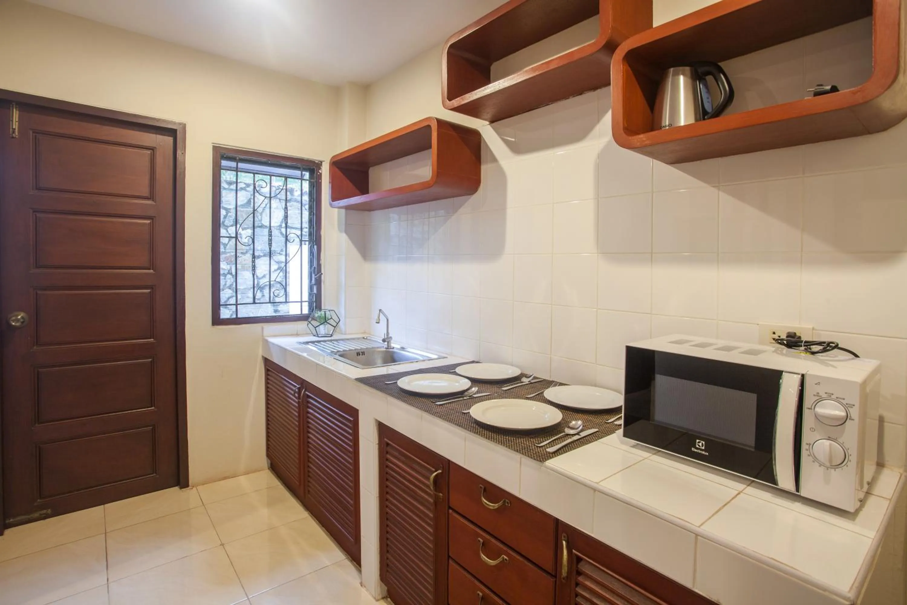 Dining area in Achawalai Residence Village By Song