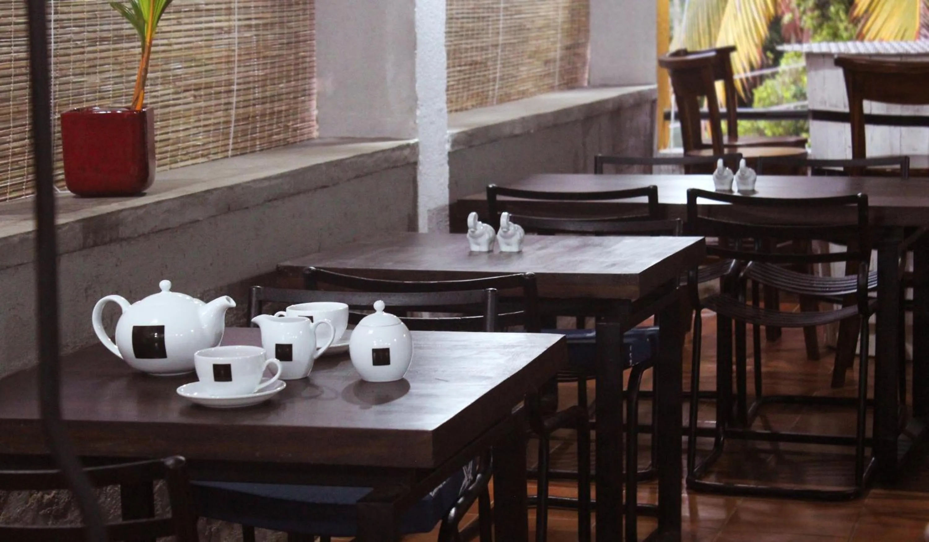 Restaurant/places to eat in Blue Pillars Kandy