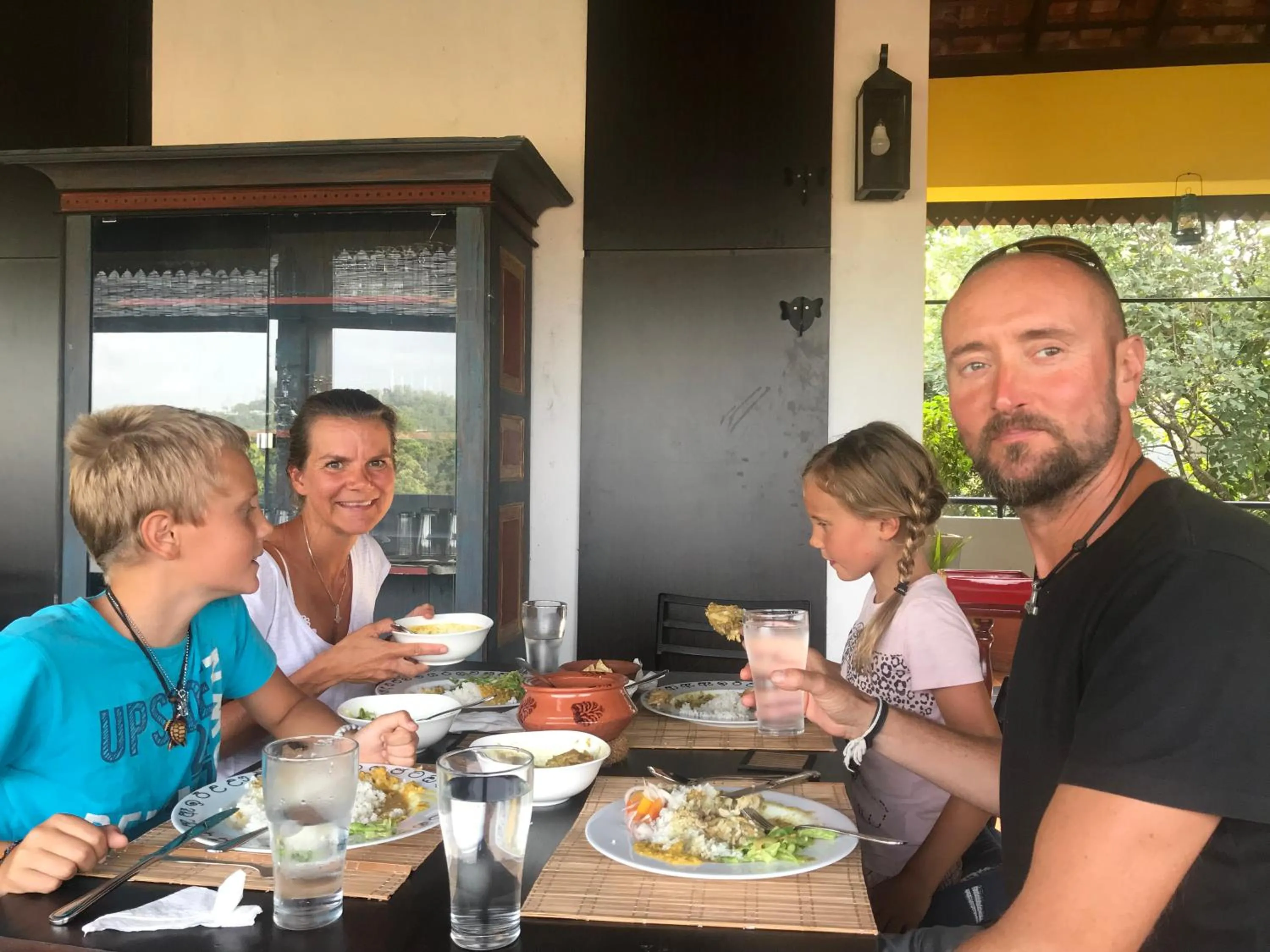 Restaurant/places to eat in Blue Pillars Kandy