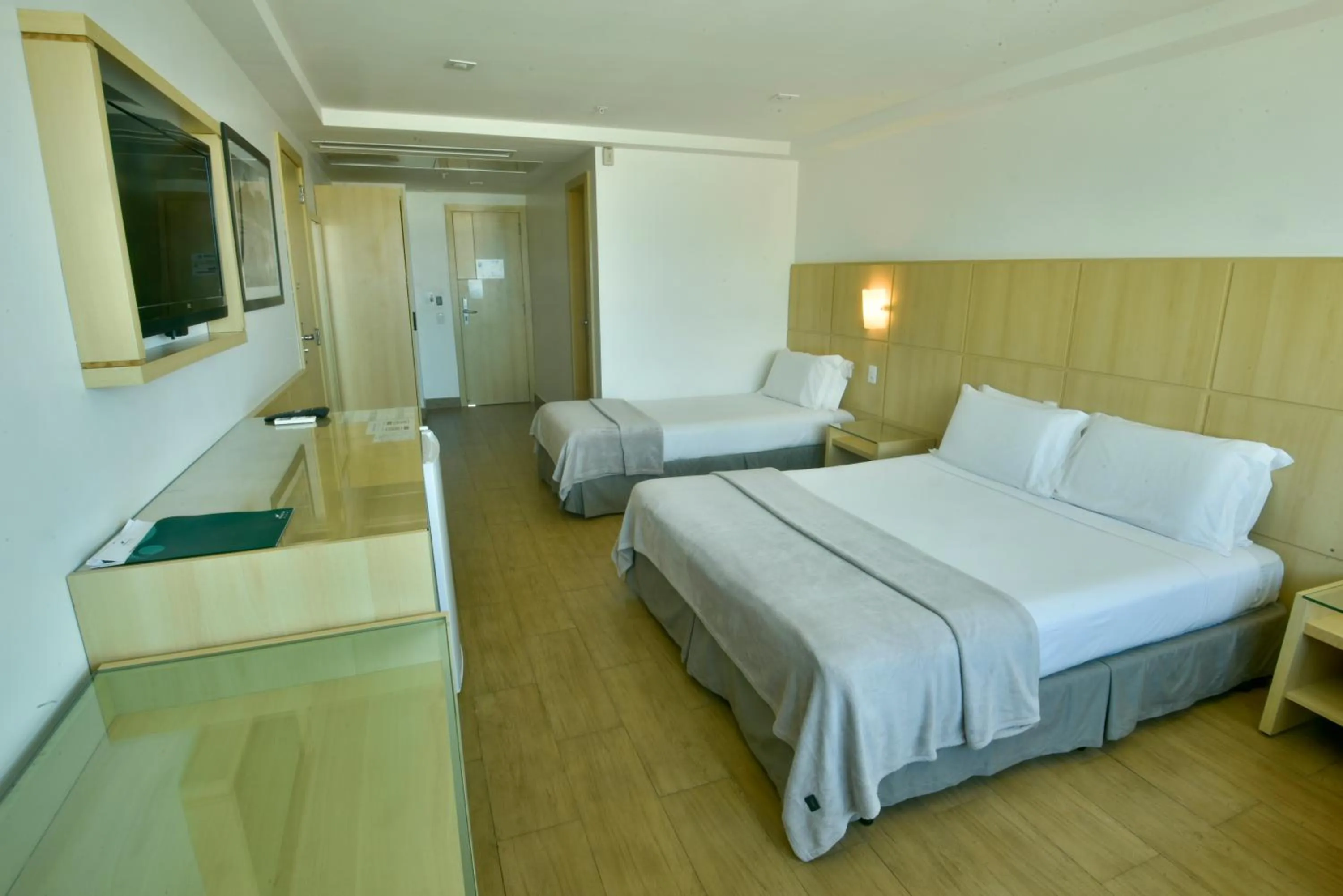 TV and multimedia, Bed in Atlantico Sul Hotel