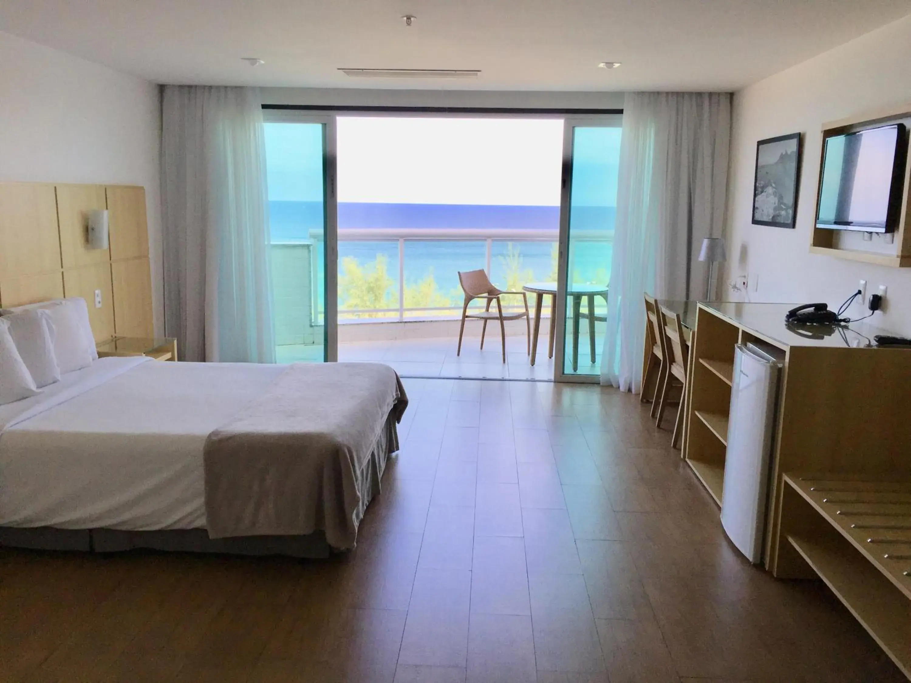 Superior Double Room with Balcony and Sea View in Atlantico Sul Hotel Superior Double Room with Balcony and Sea View in Atlantico Sul Hotel