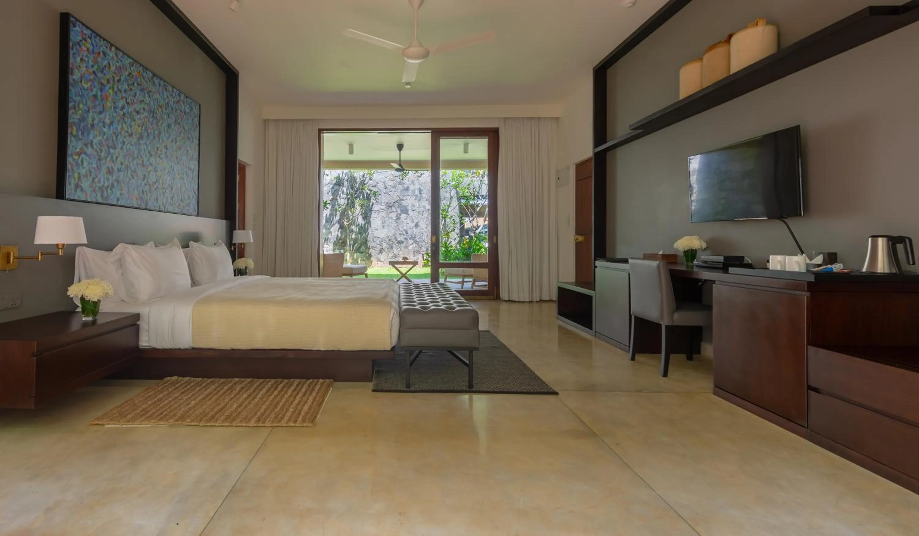 Communal lounge/ TV room, Bed in Taru Villas The Long House - Bentota