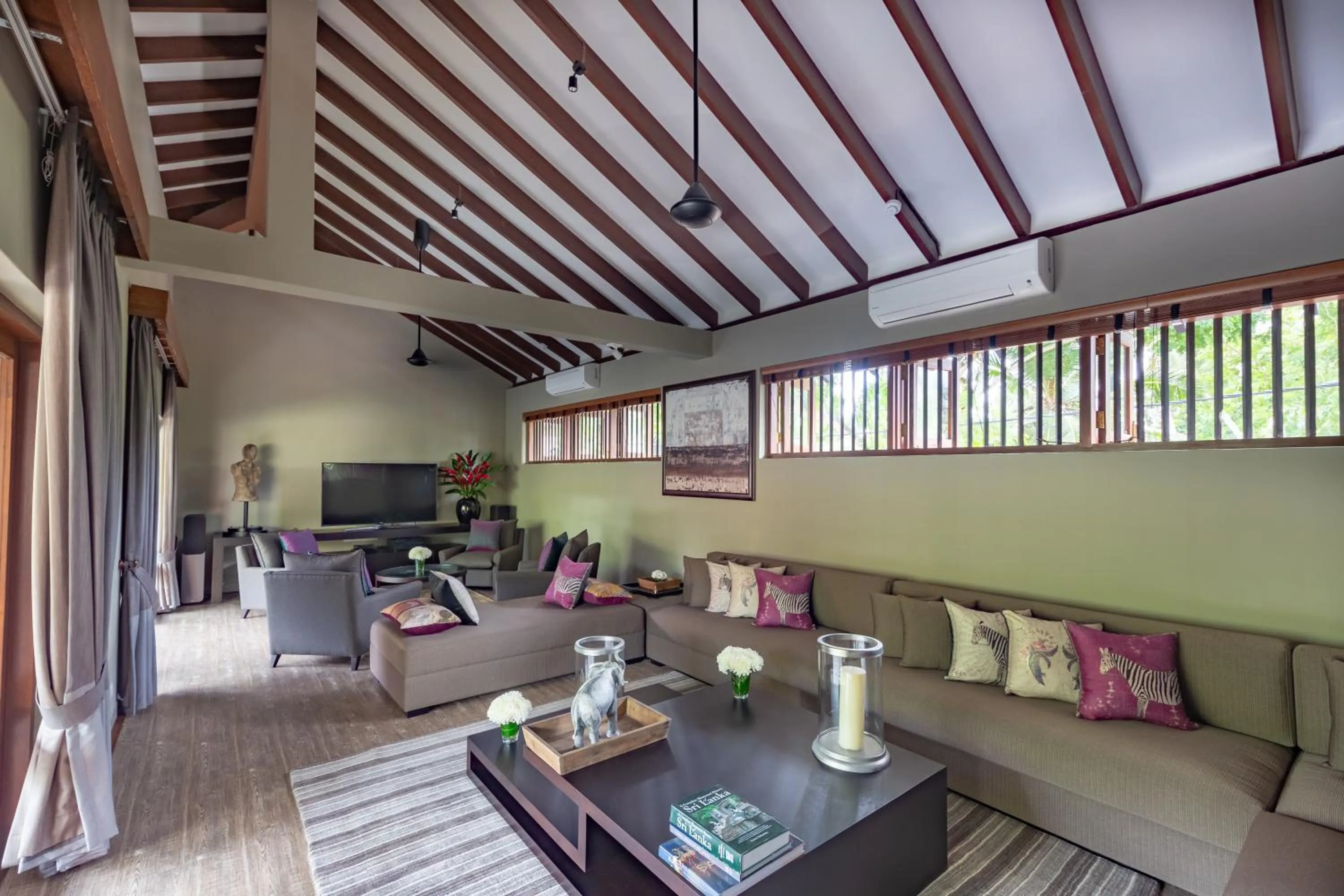 Lounge or bar in Taru Villas The Long House - Bentota
